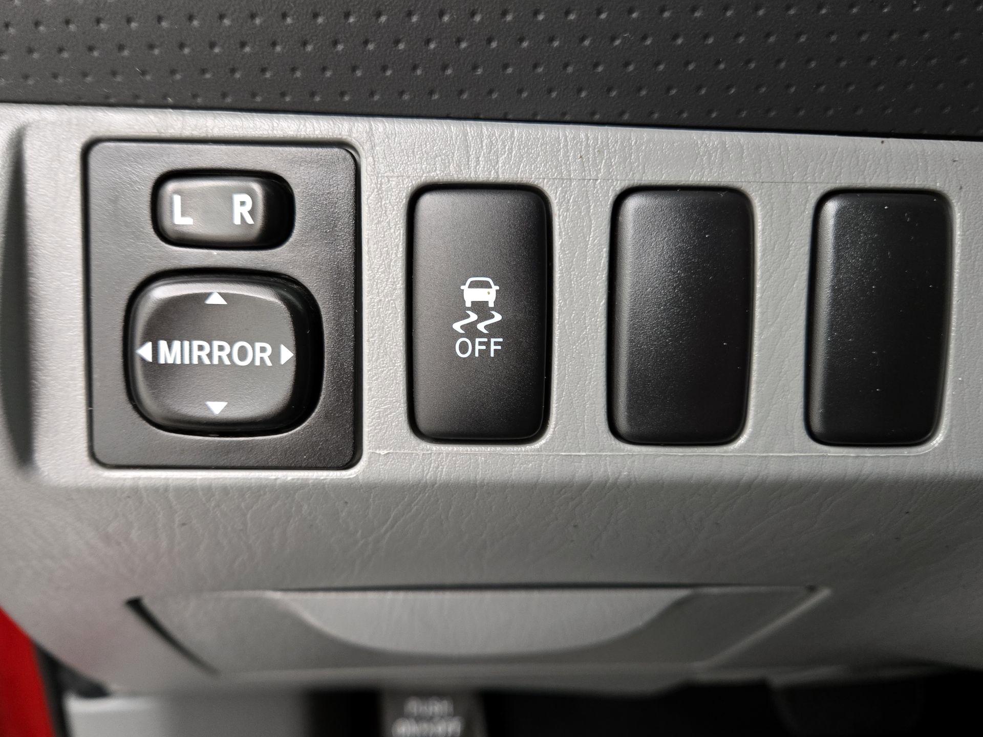 Thumbnail: 2014 Toyota Tacoma - 13