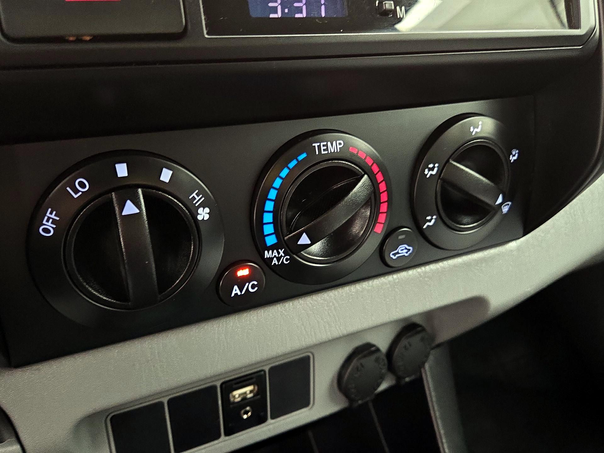 Thumbnail: 2014 Toyota Tacoma - 15