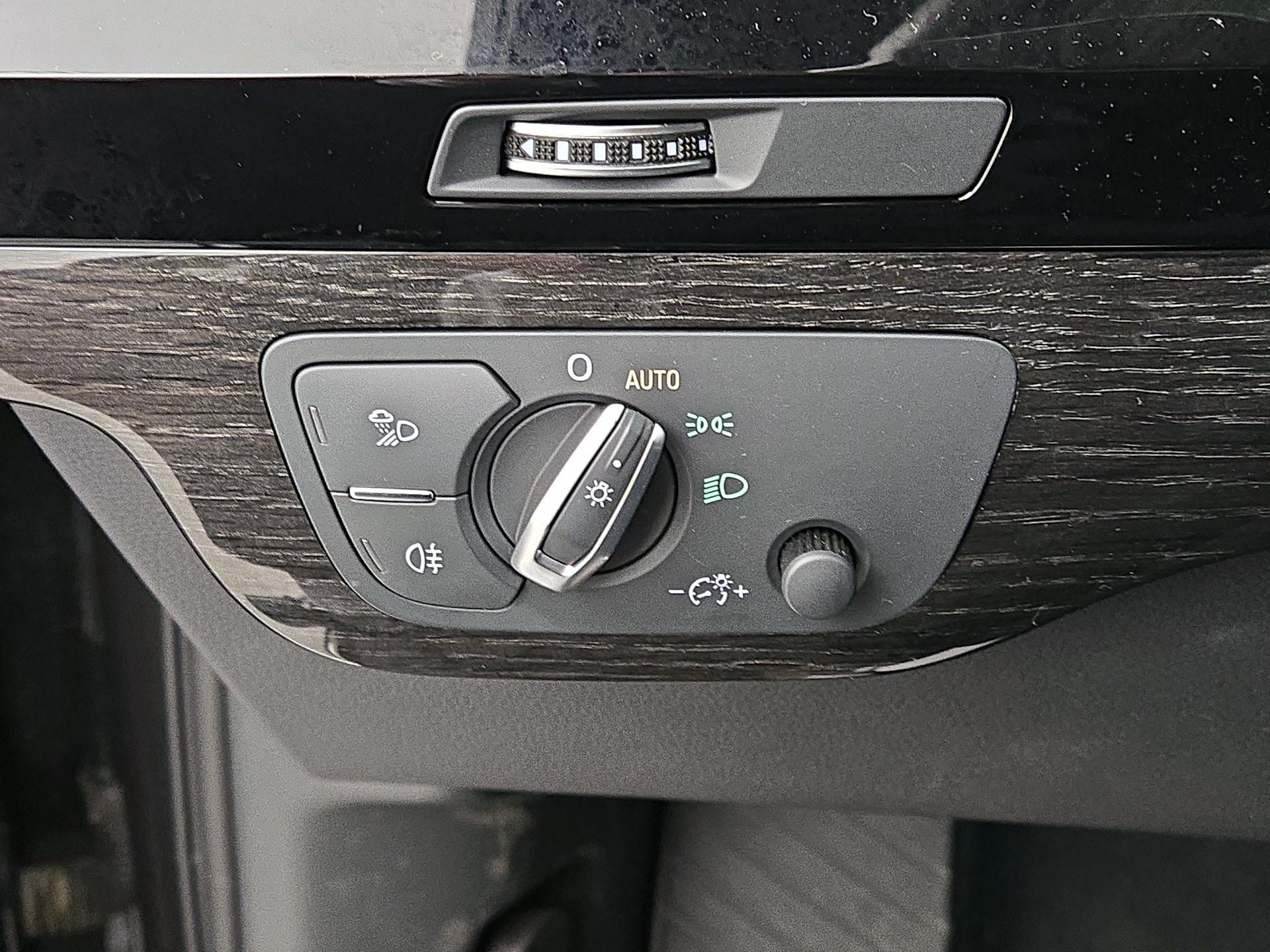 Thumbnail: 2019 Audi Q7 - 13