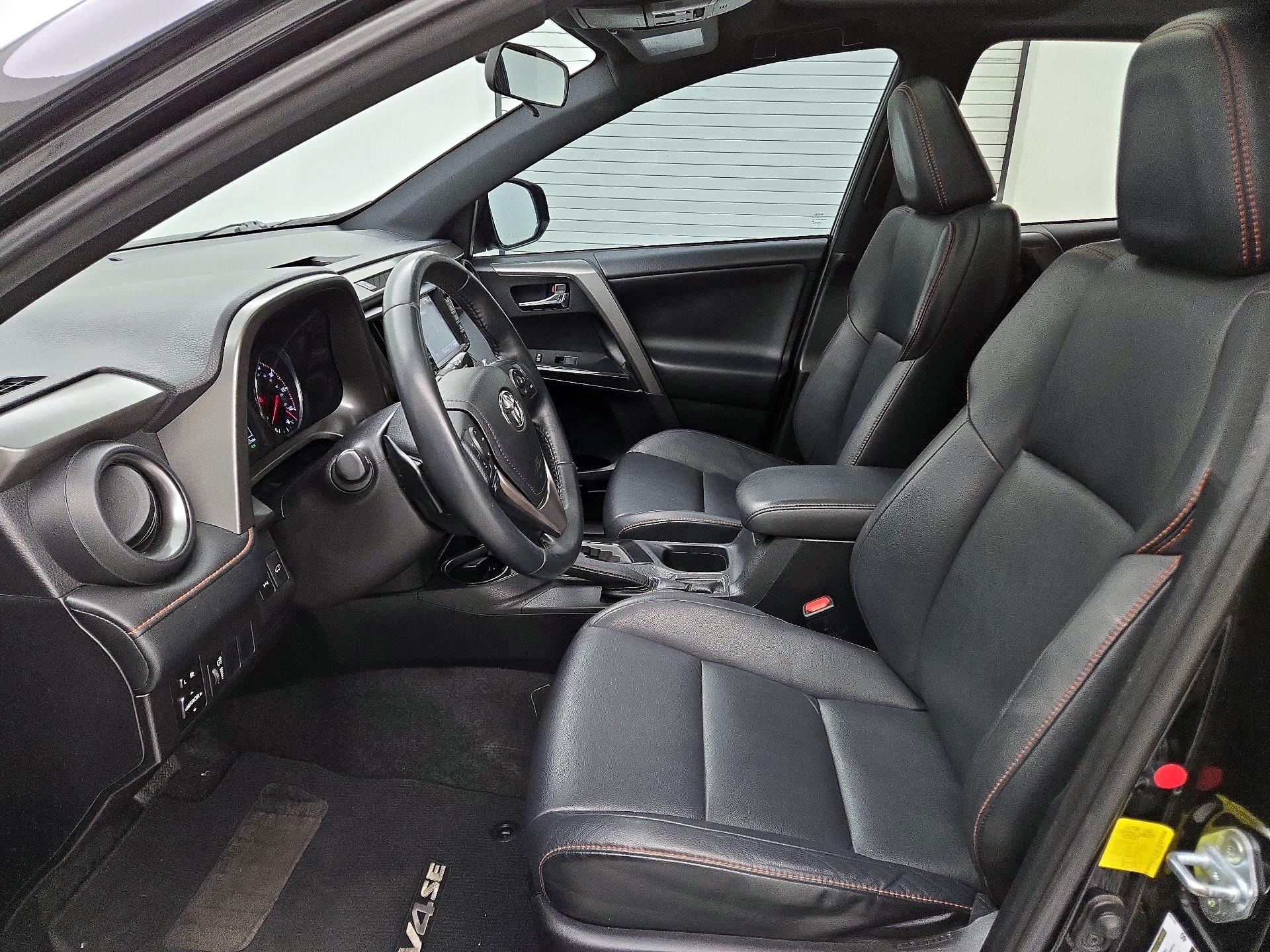 Thumbnail: 2016 Toyota RAV4 - 11