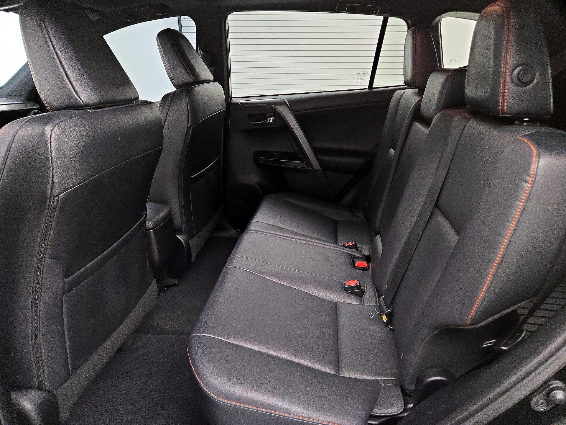 Thumbnail: 2016 Toyota RAV4 - 20