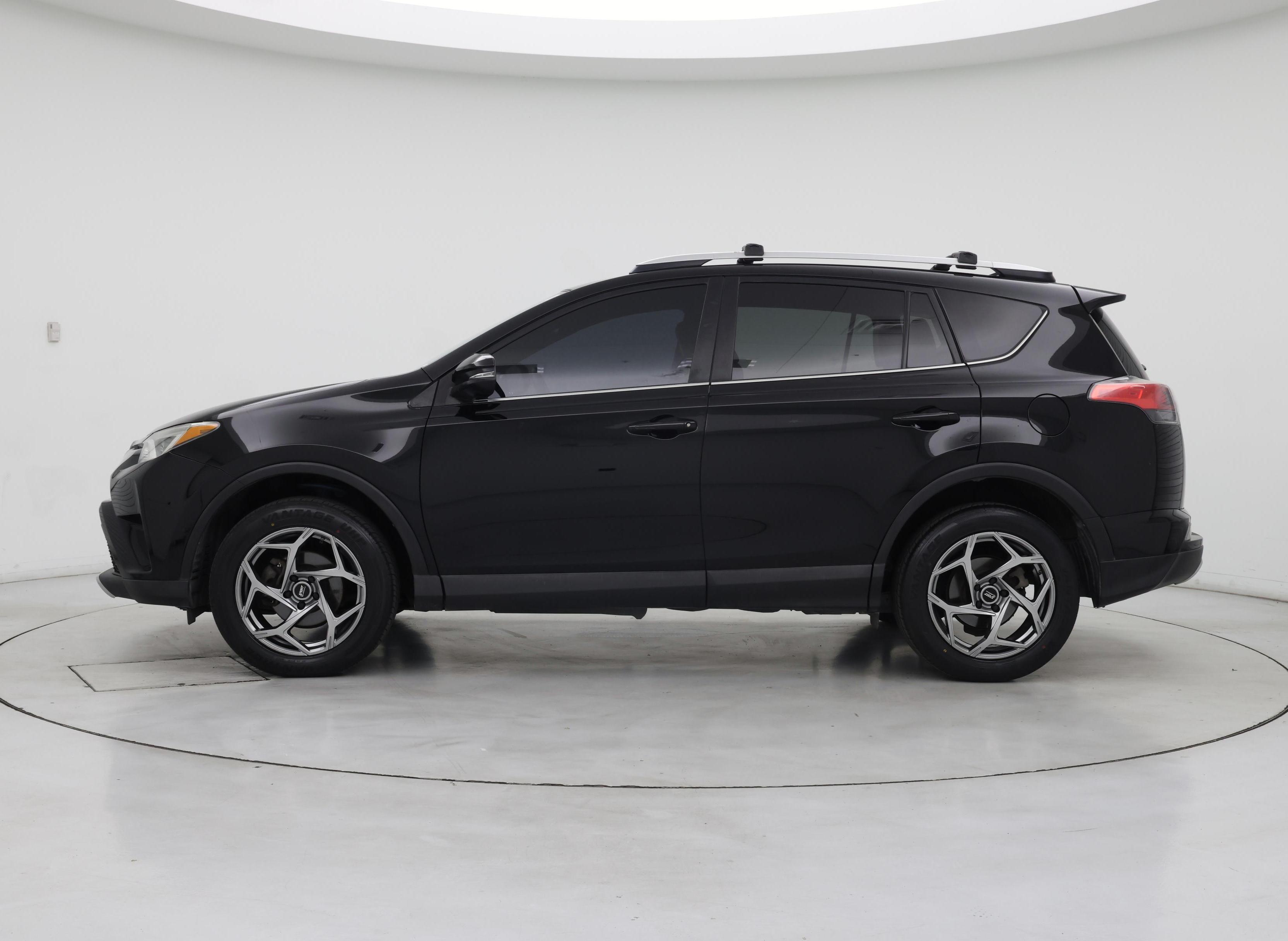 Thumbnail: 2016 Toyota RAV4 - 3