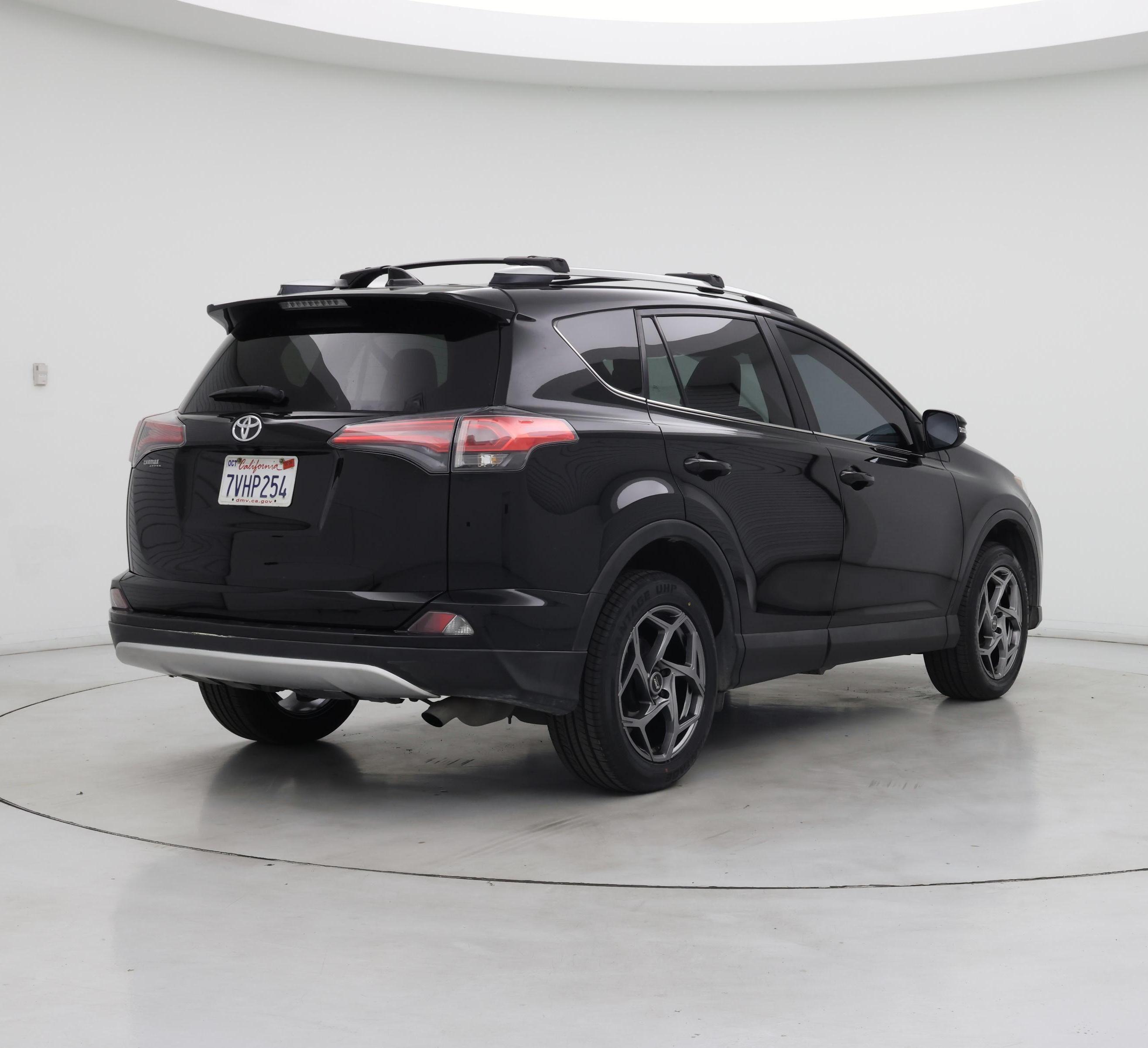 Thumbnail: 2016 Toyota RAV4 - 8