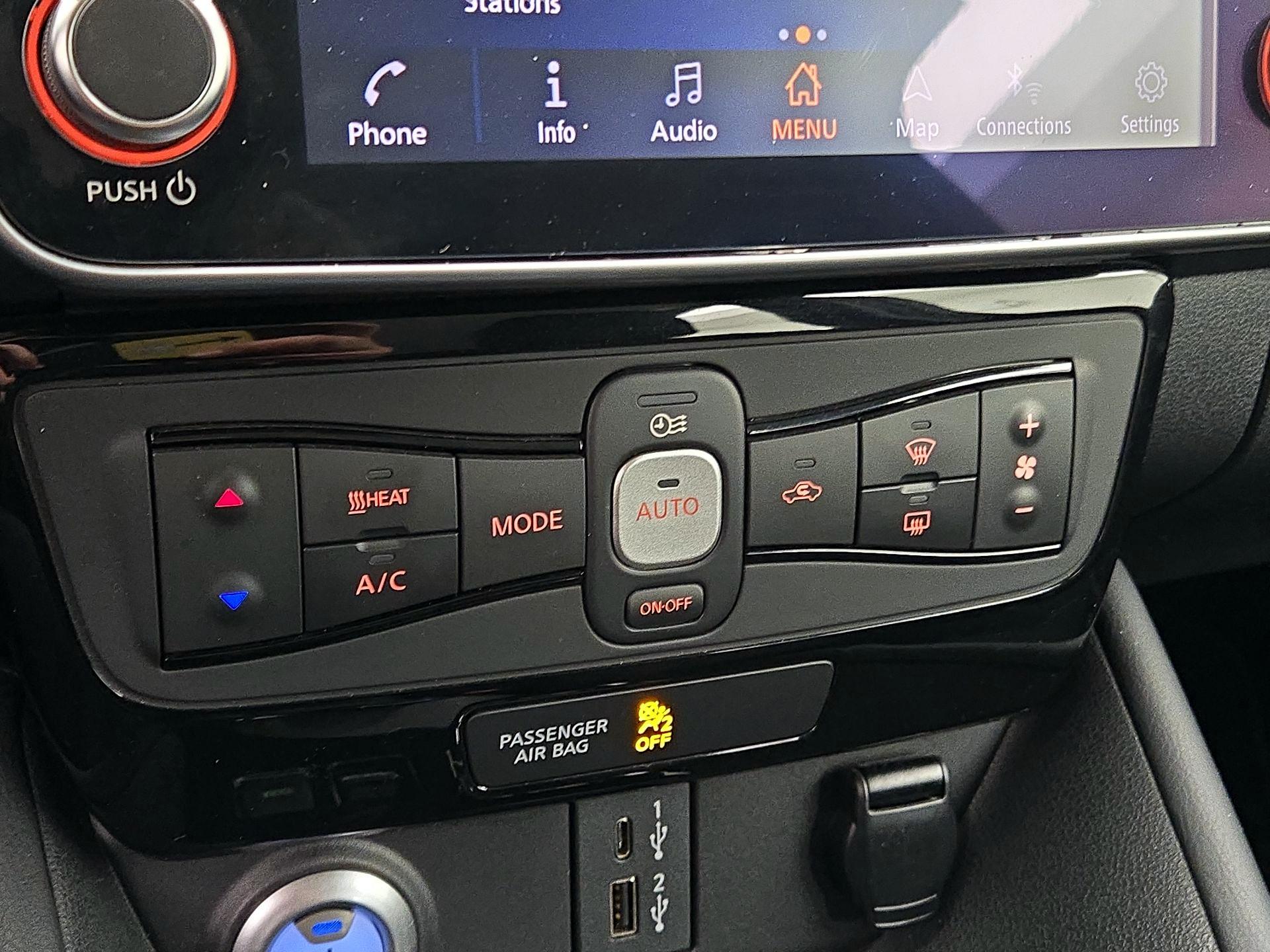 Thumbnail: 2020 Nissan Leaf - 17