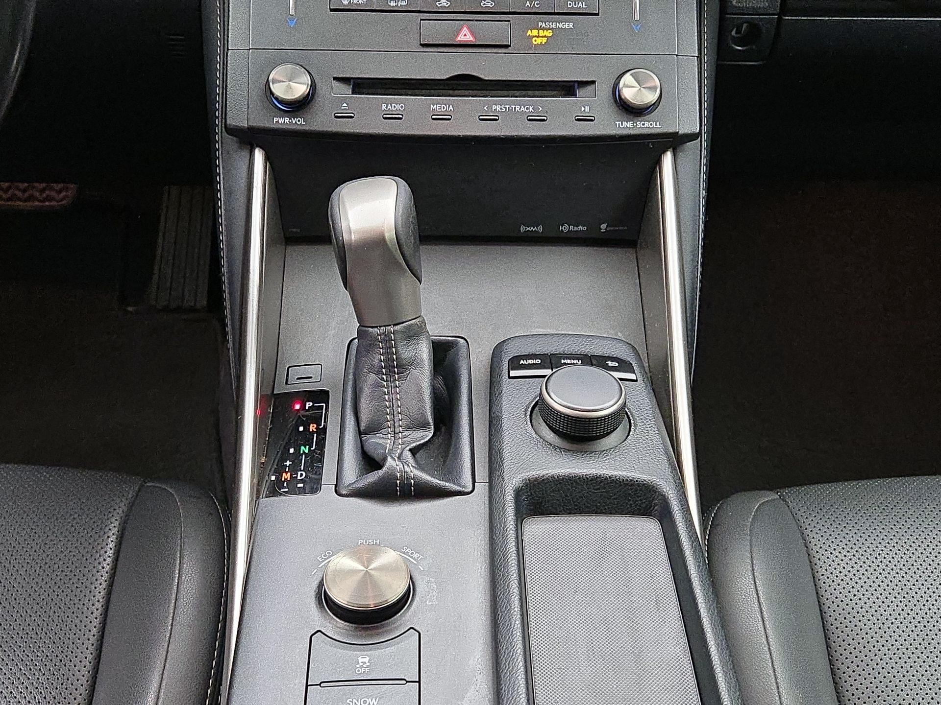 Thumbnail: 2016 Lexus IS - 16