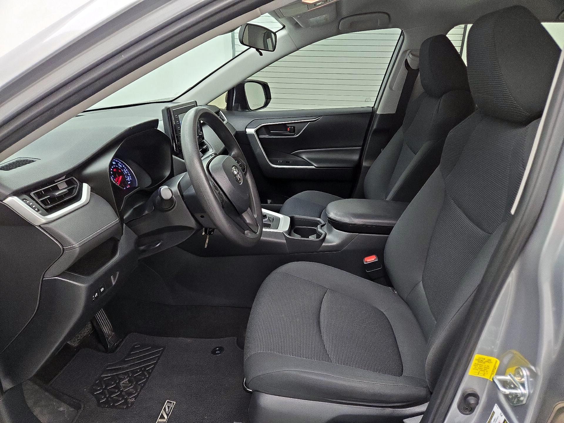 Thumbnail: 2019 Toyota RAV4 - 11