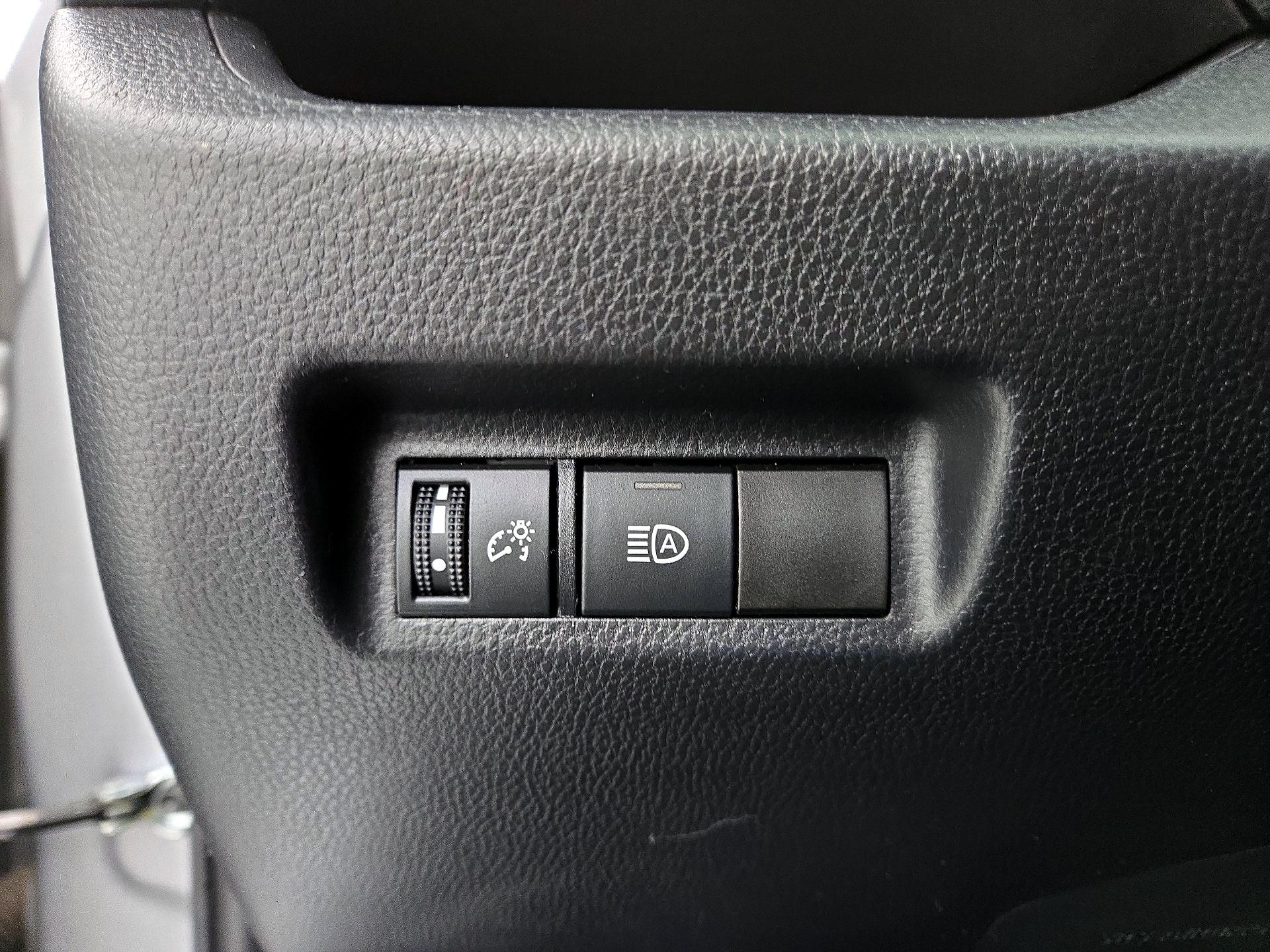 Thumbnail: 2019 Toyota RAV4 - 13