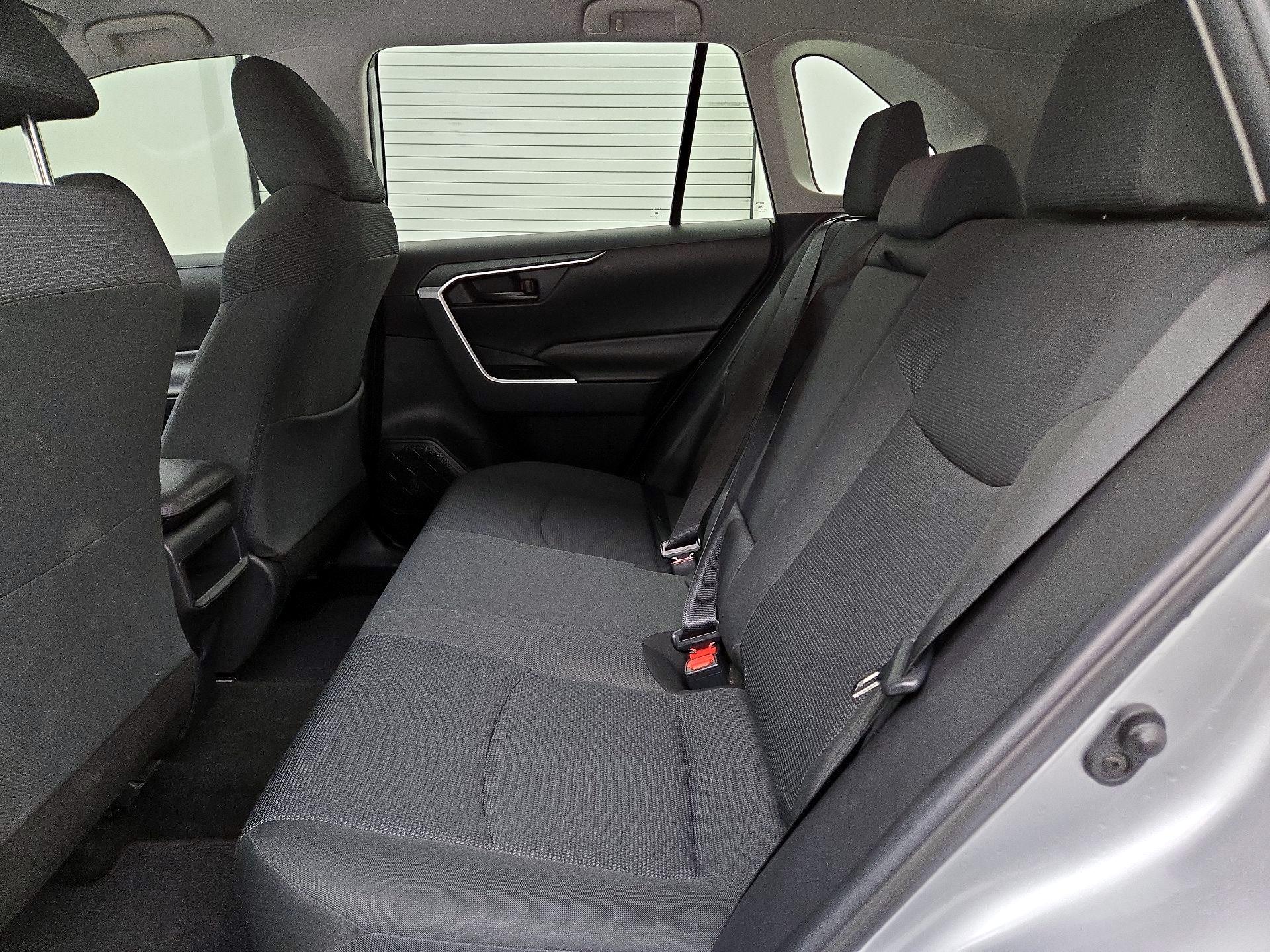 Thumbnail: 2019 Toyota RAV4 - 19