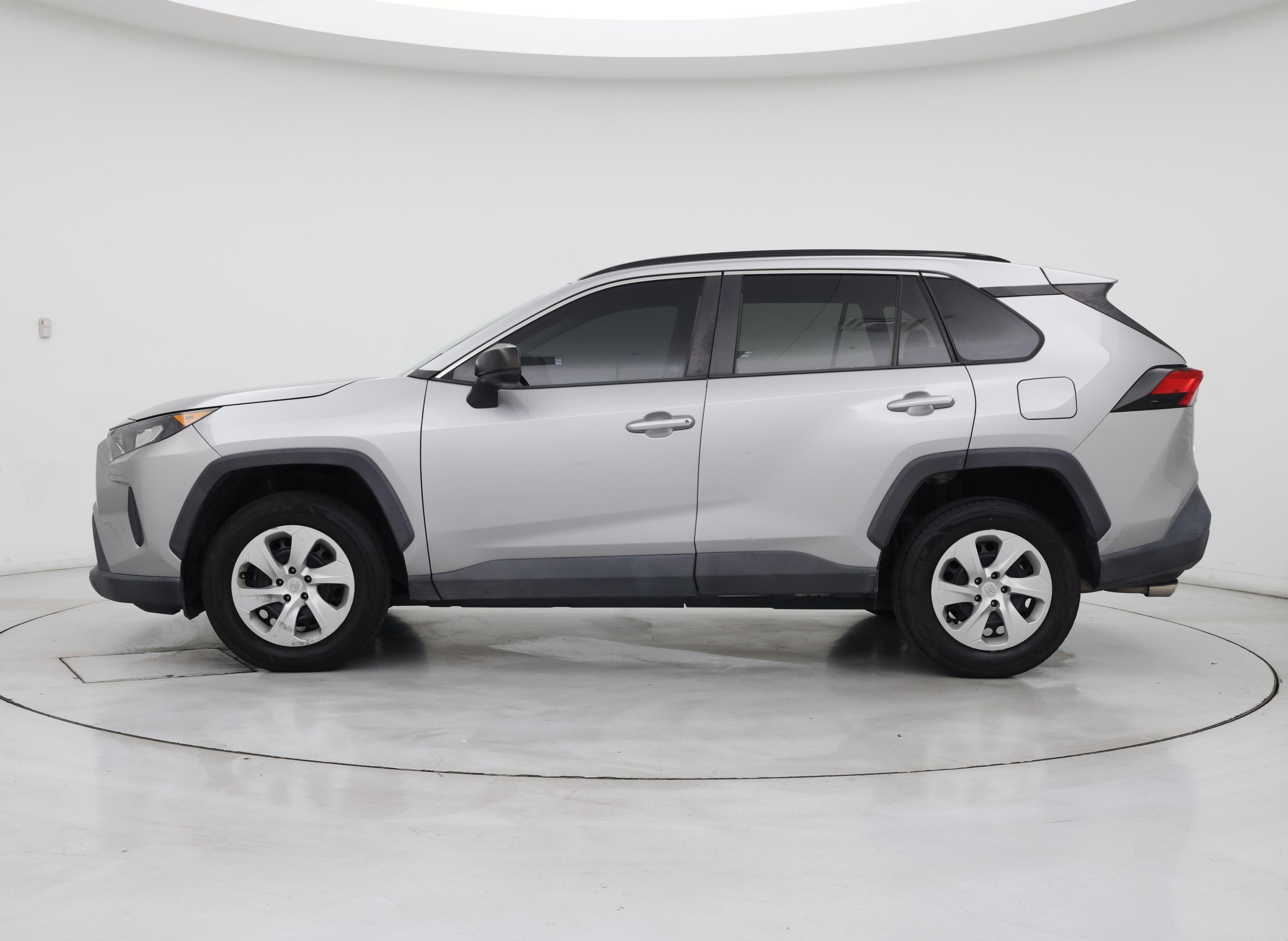 Thumbnail: 2019 Toyota RAV4 - 3