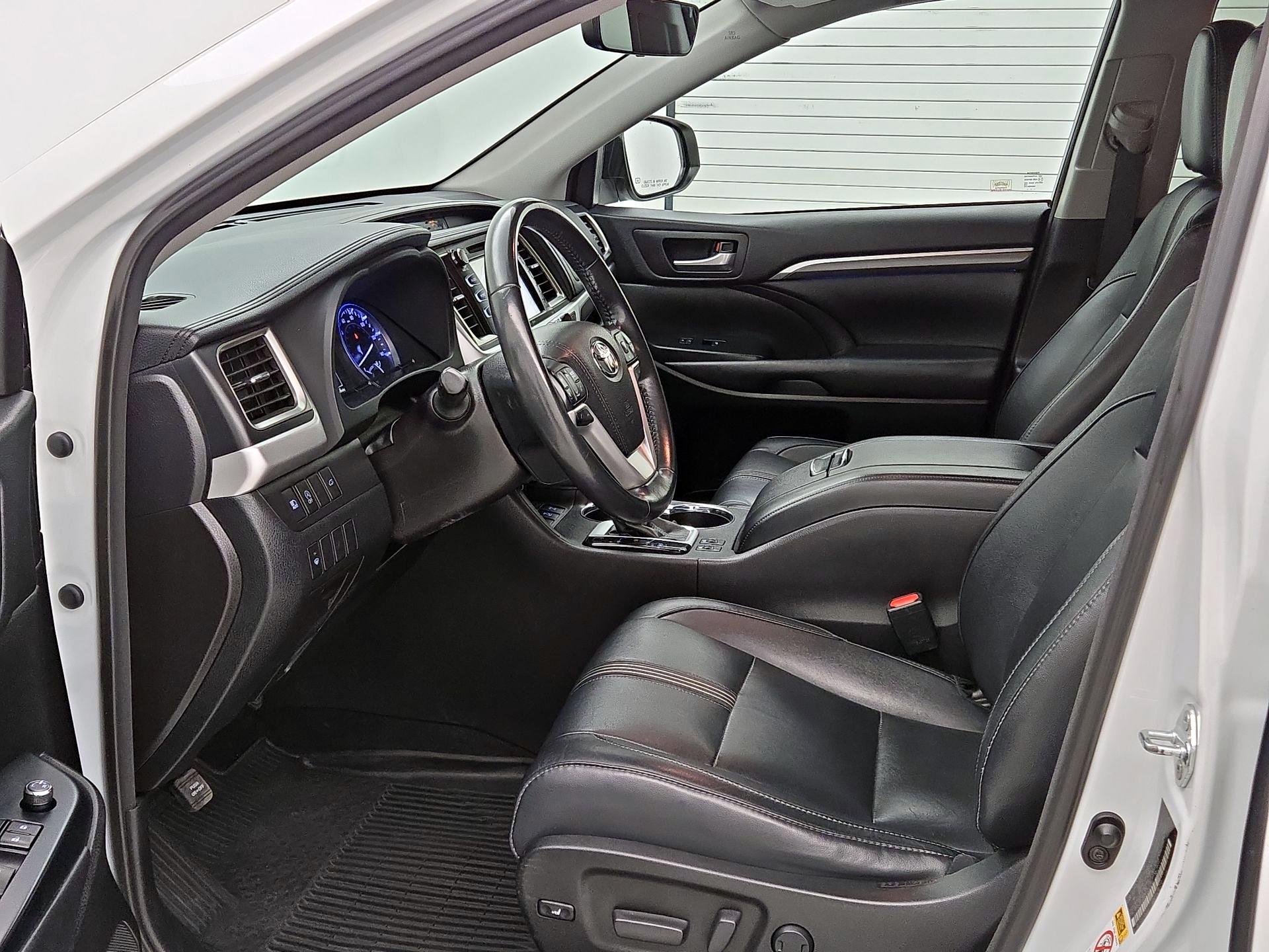 Thumbnail: 2018 Toyota Highlander - 11