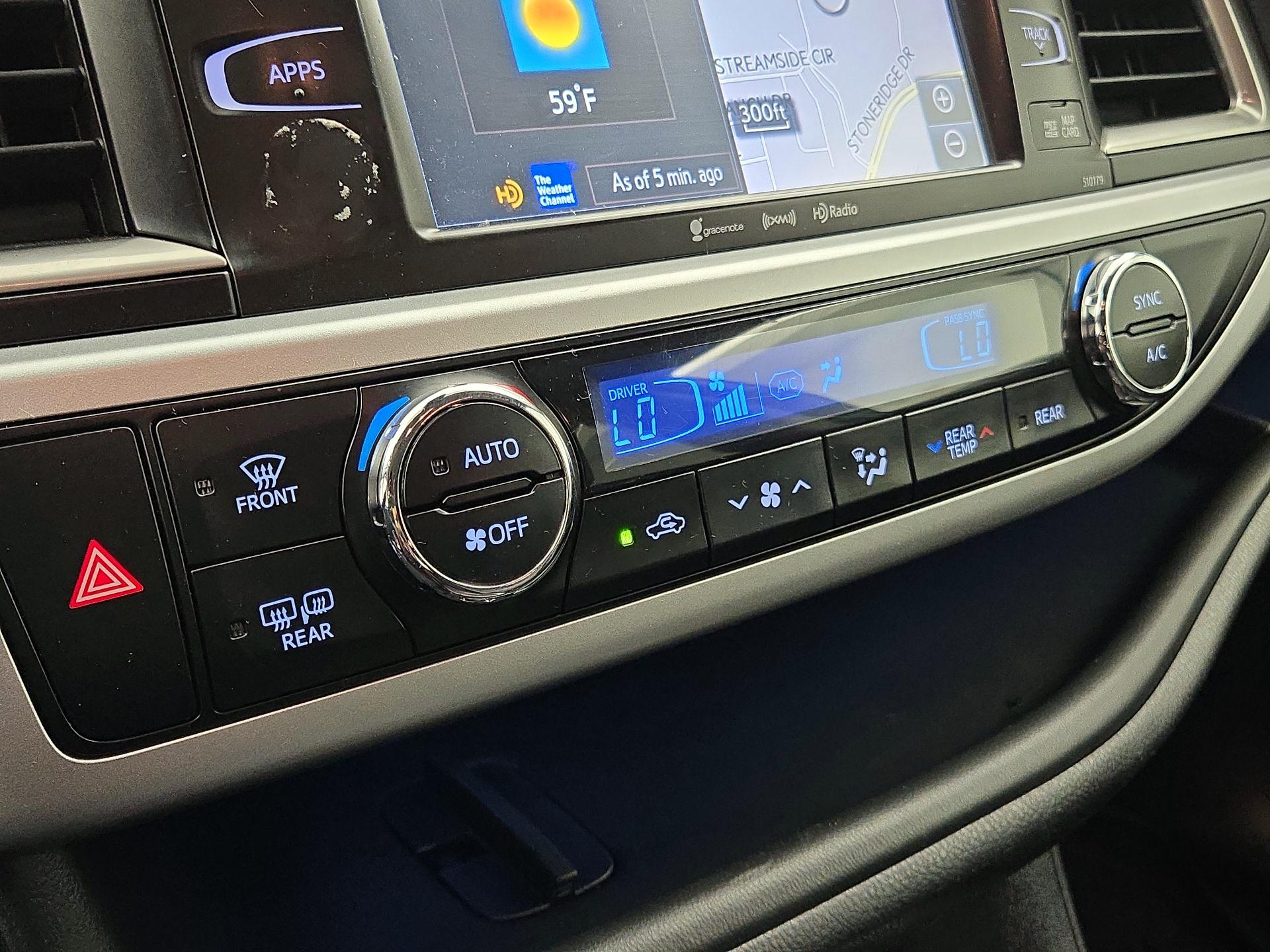 Thumbnail: 2018 Toyota Highlander - 16