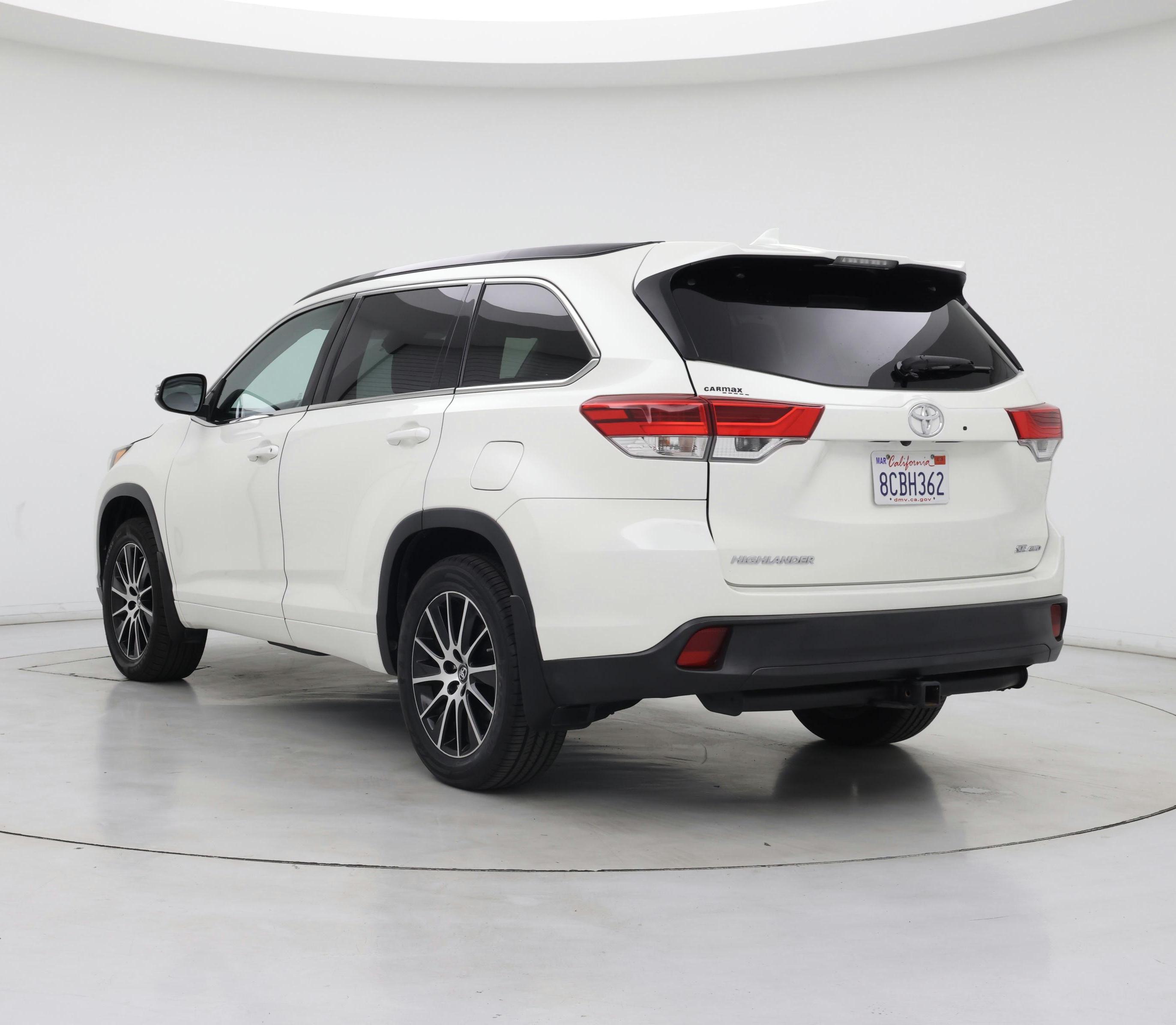 Thumbnail: 2018 Toyota Highlander - 2