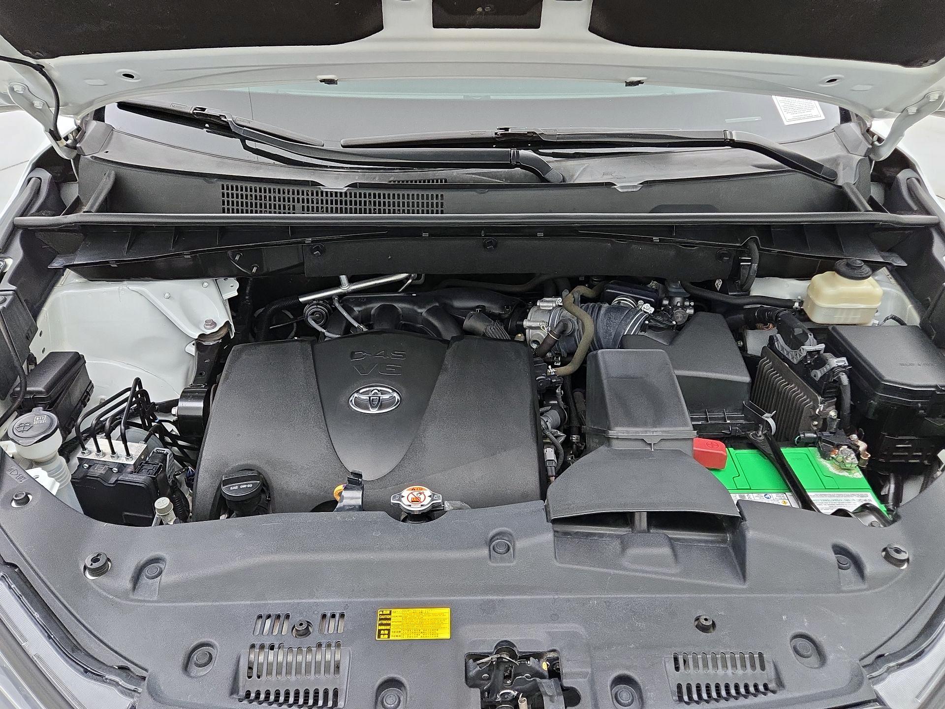 Thumbnail: 2018 Toyota Highlander - 20