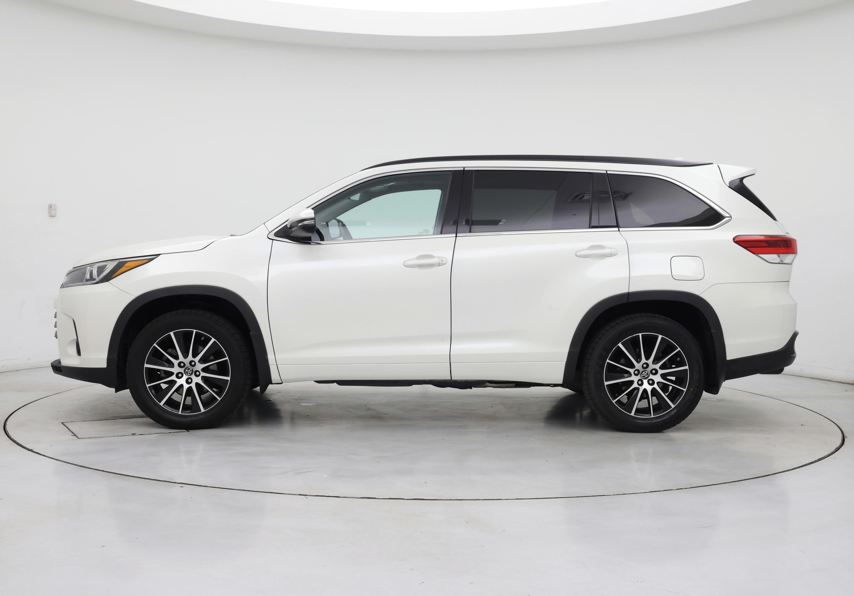 Thumbnail: 2018 Toyota Highlander - 3