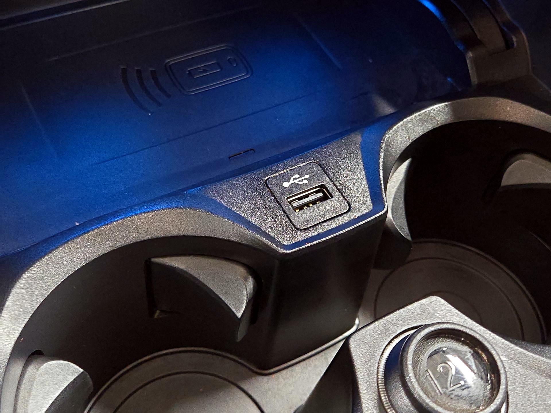 Thumbnail: 2025 BMW M3 - 18