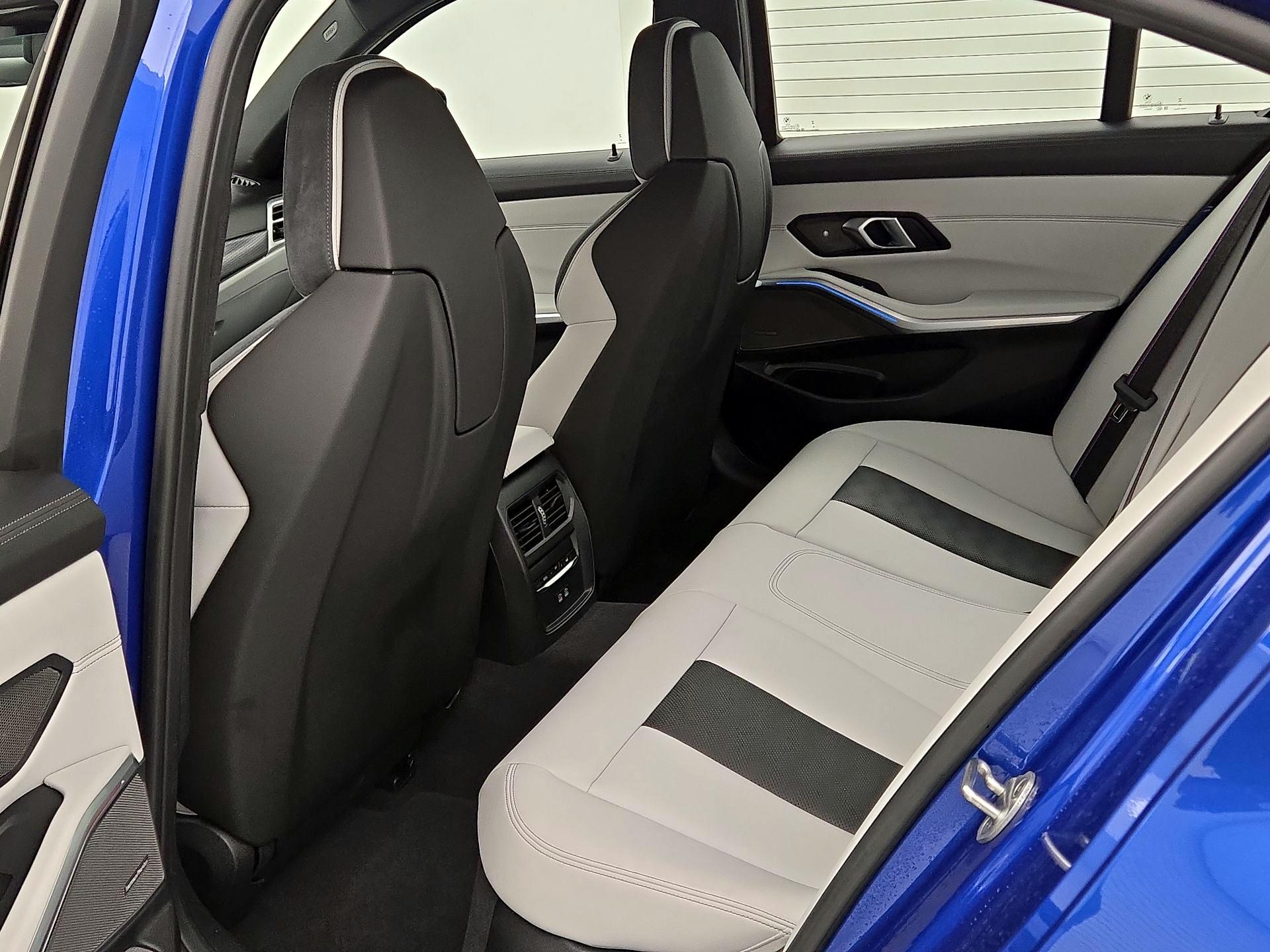 Thumbnail: 2025 BMW M3 - 19