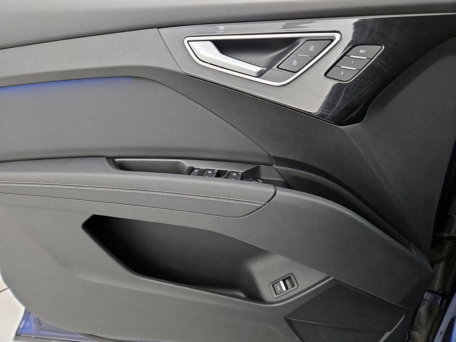 Thumbnail: 2023 Audi Q4 e-tron - 12