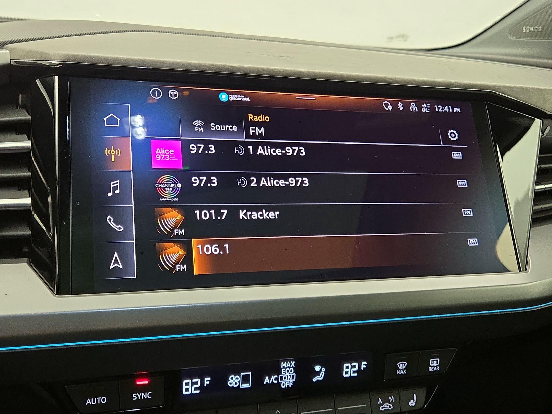 Thumbnail: 2023 Audi Q4 e-tron - 15