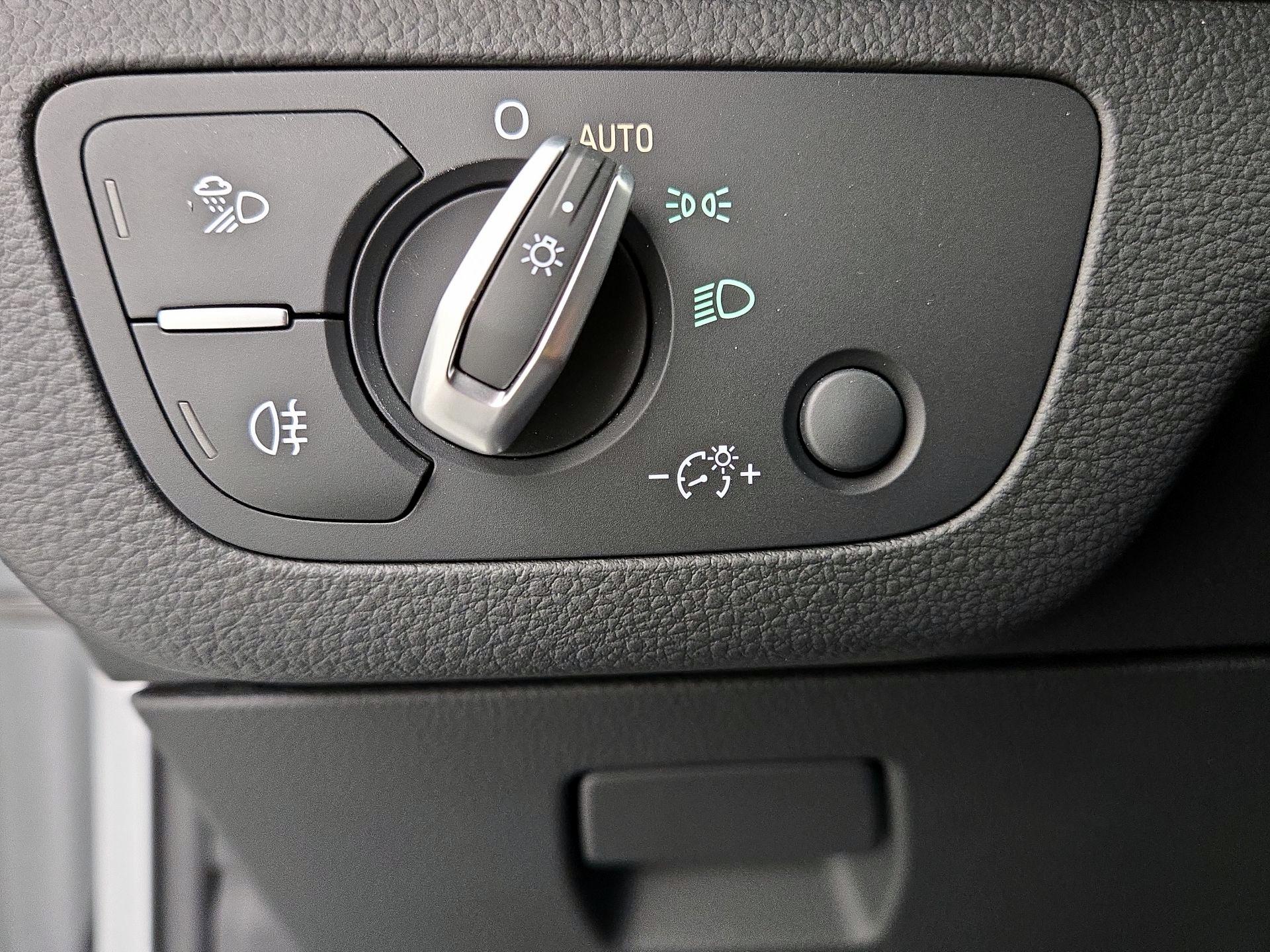 Thumbnail: 2019 Audi SQ5 - 13