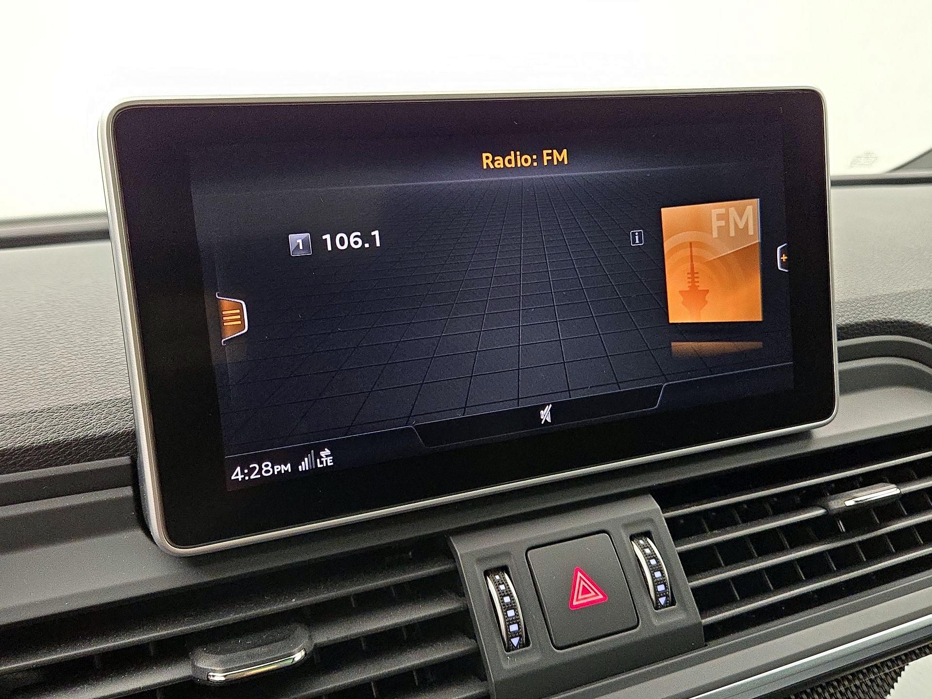 Thumbnail: 2019 Audi SQ5 - 16