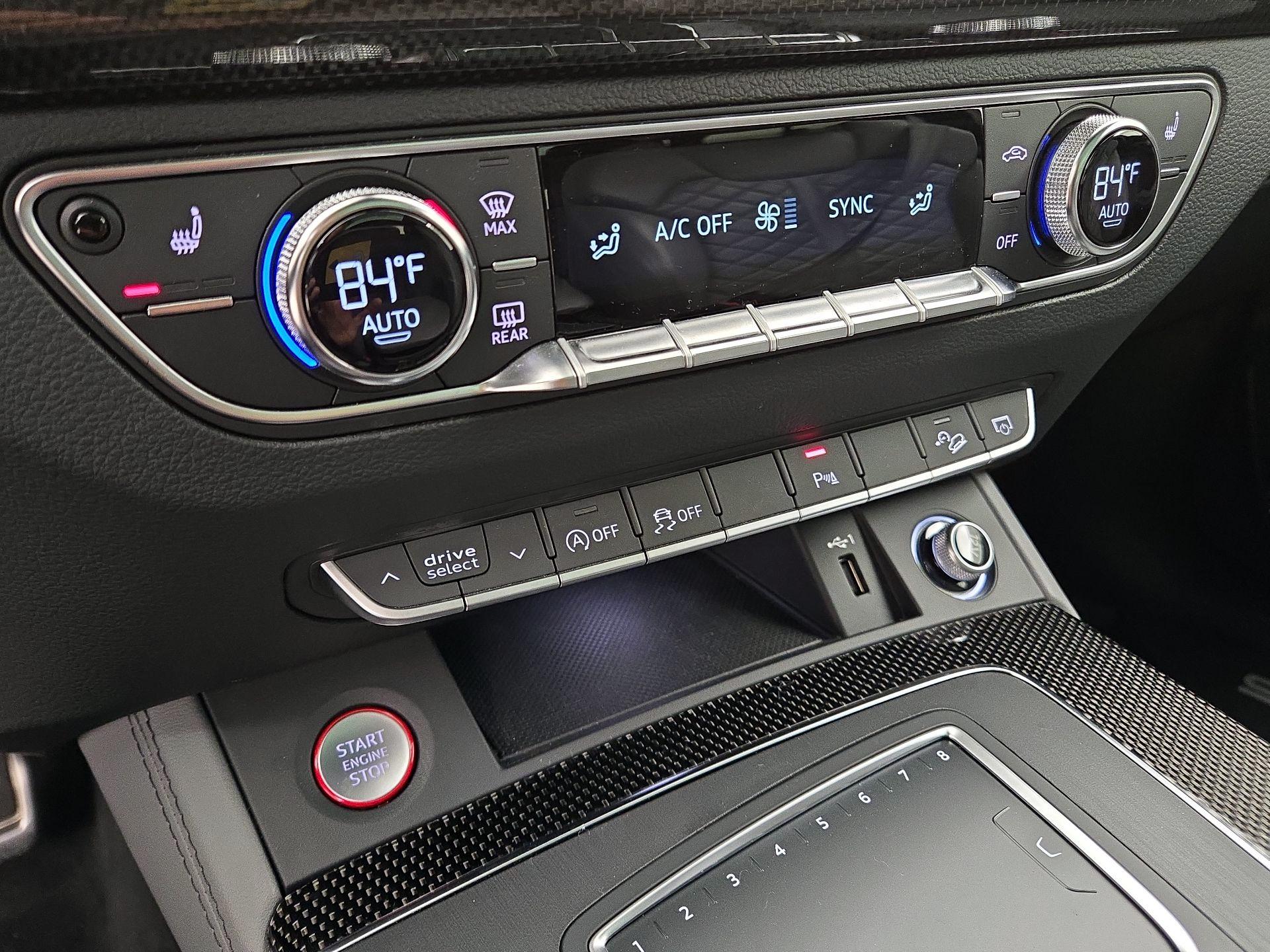 Thumbnail: 2019 Audi SQ5 - 17