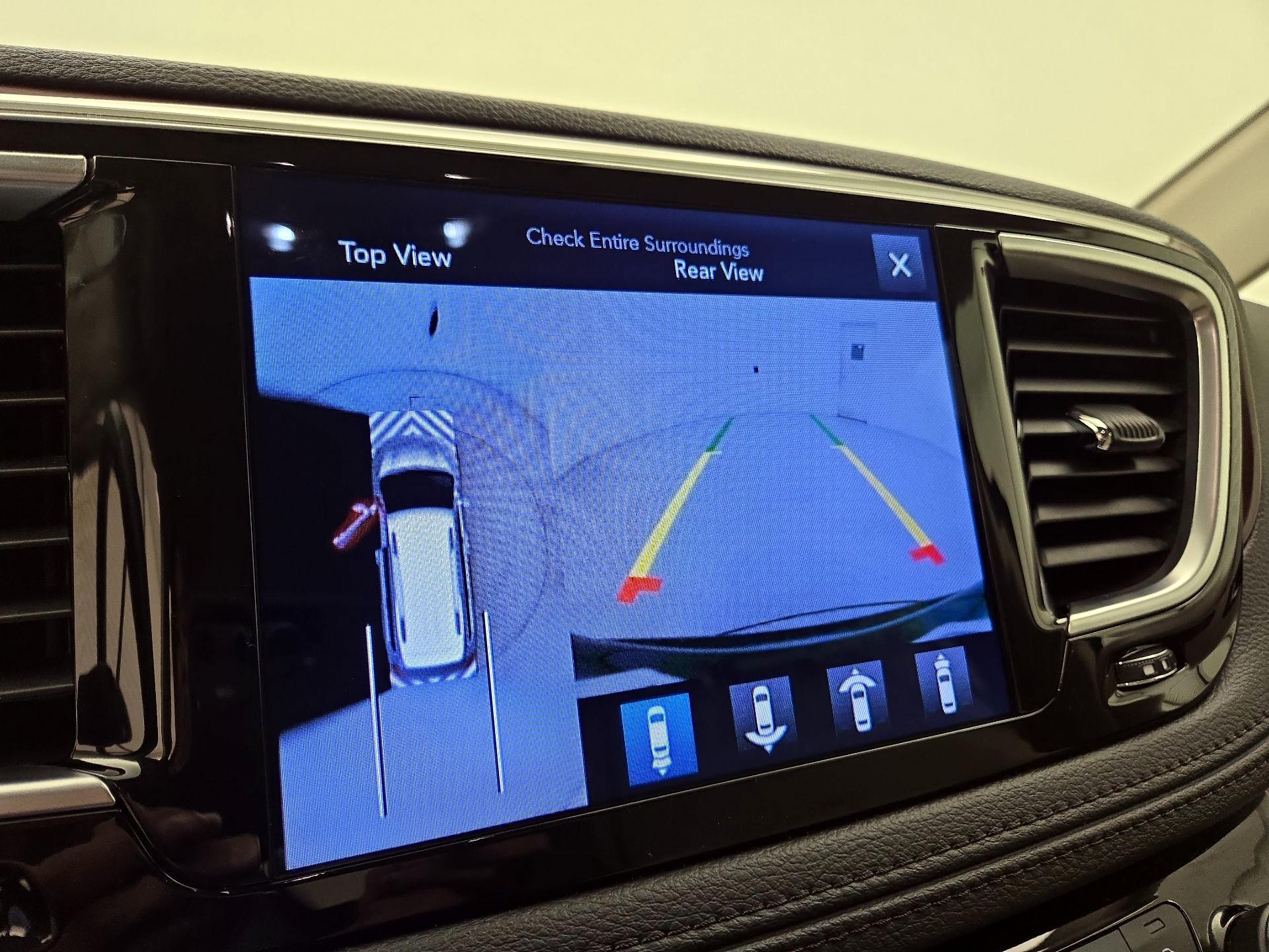 Thumbnail: 2017 Chrysler Pacifica - 15