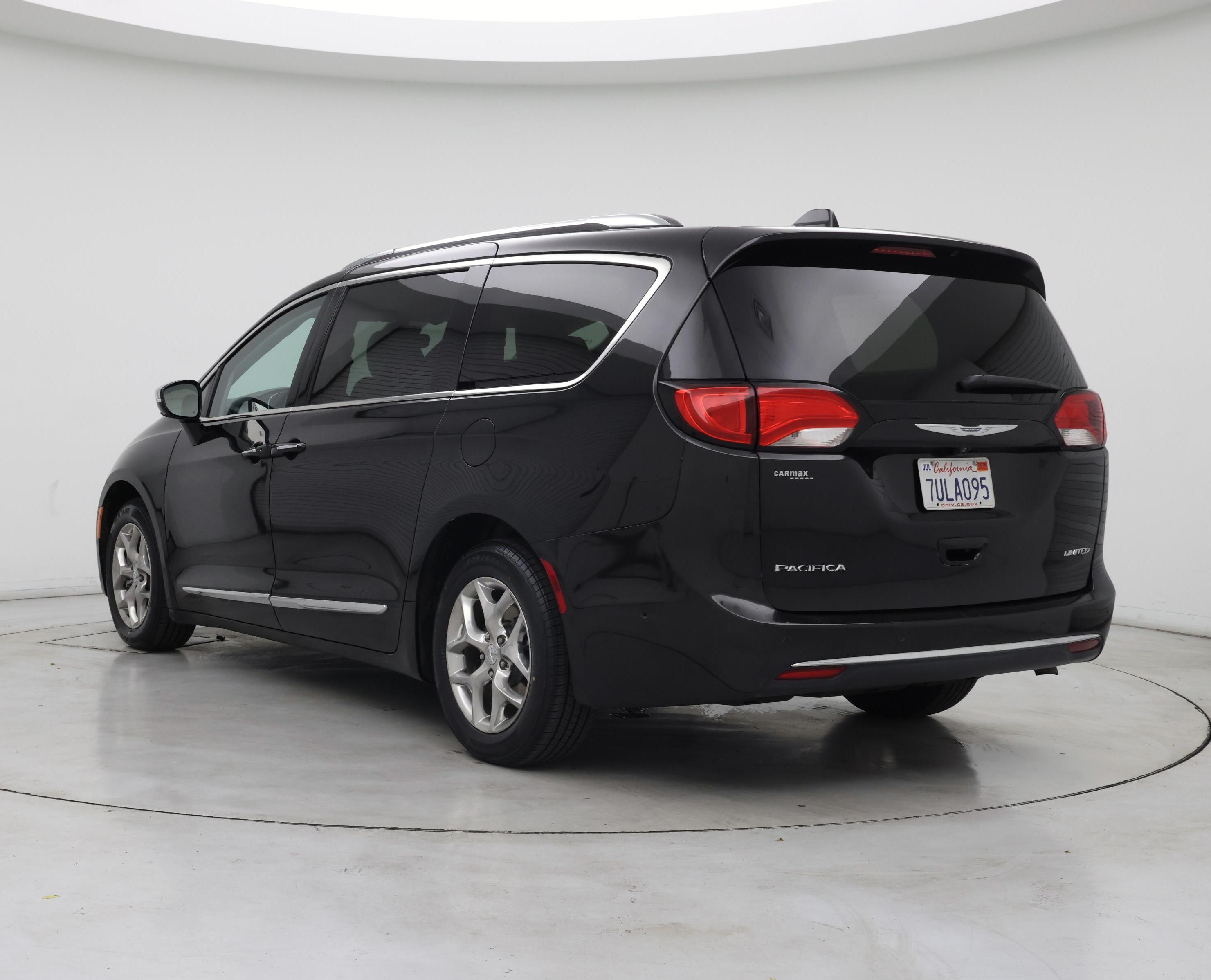 Thumbnail: 2017 Chrysler Pacifica - 2