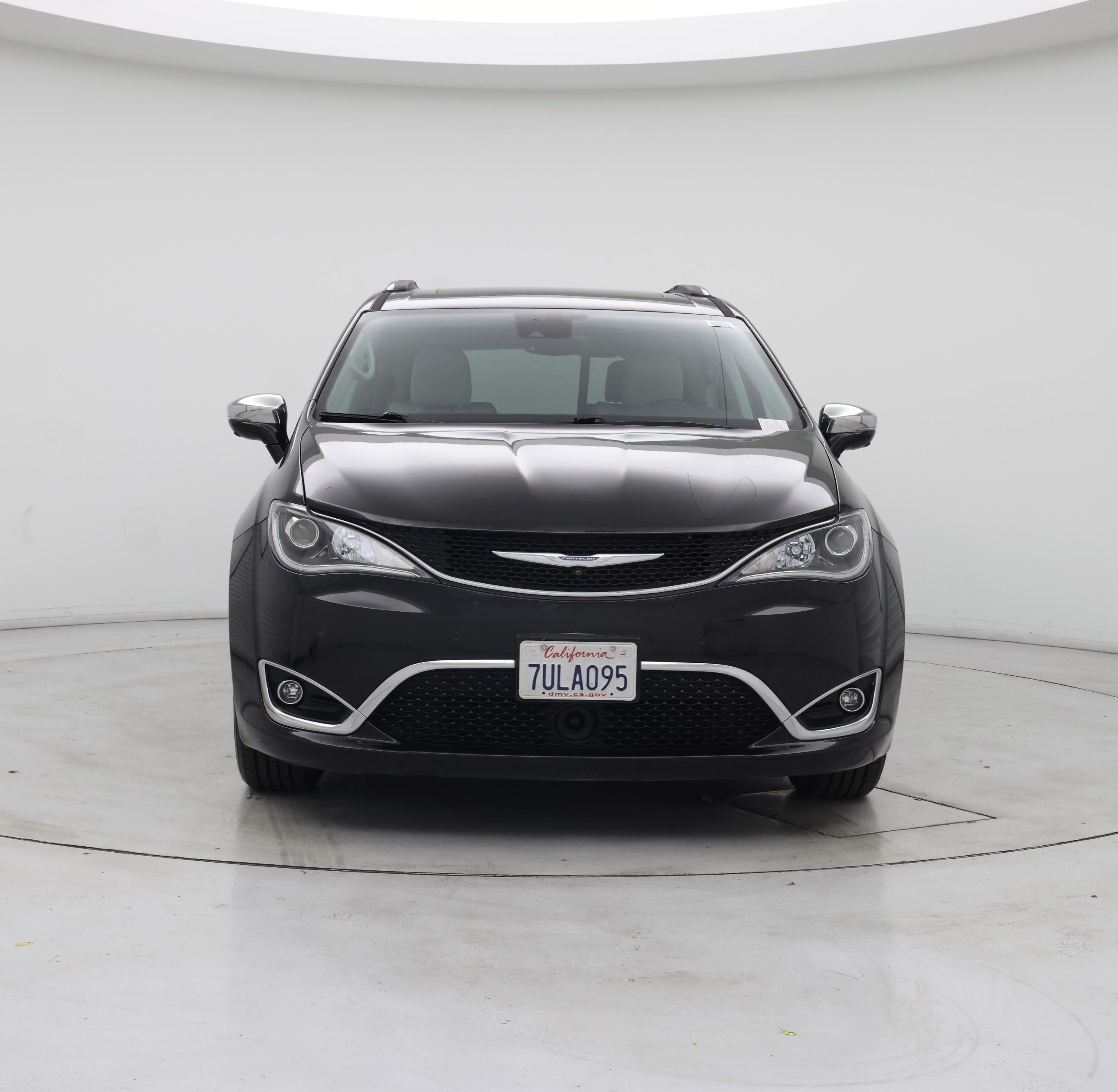 Thumbnail: 2017 Chrysler Pacifica - 5