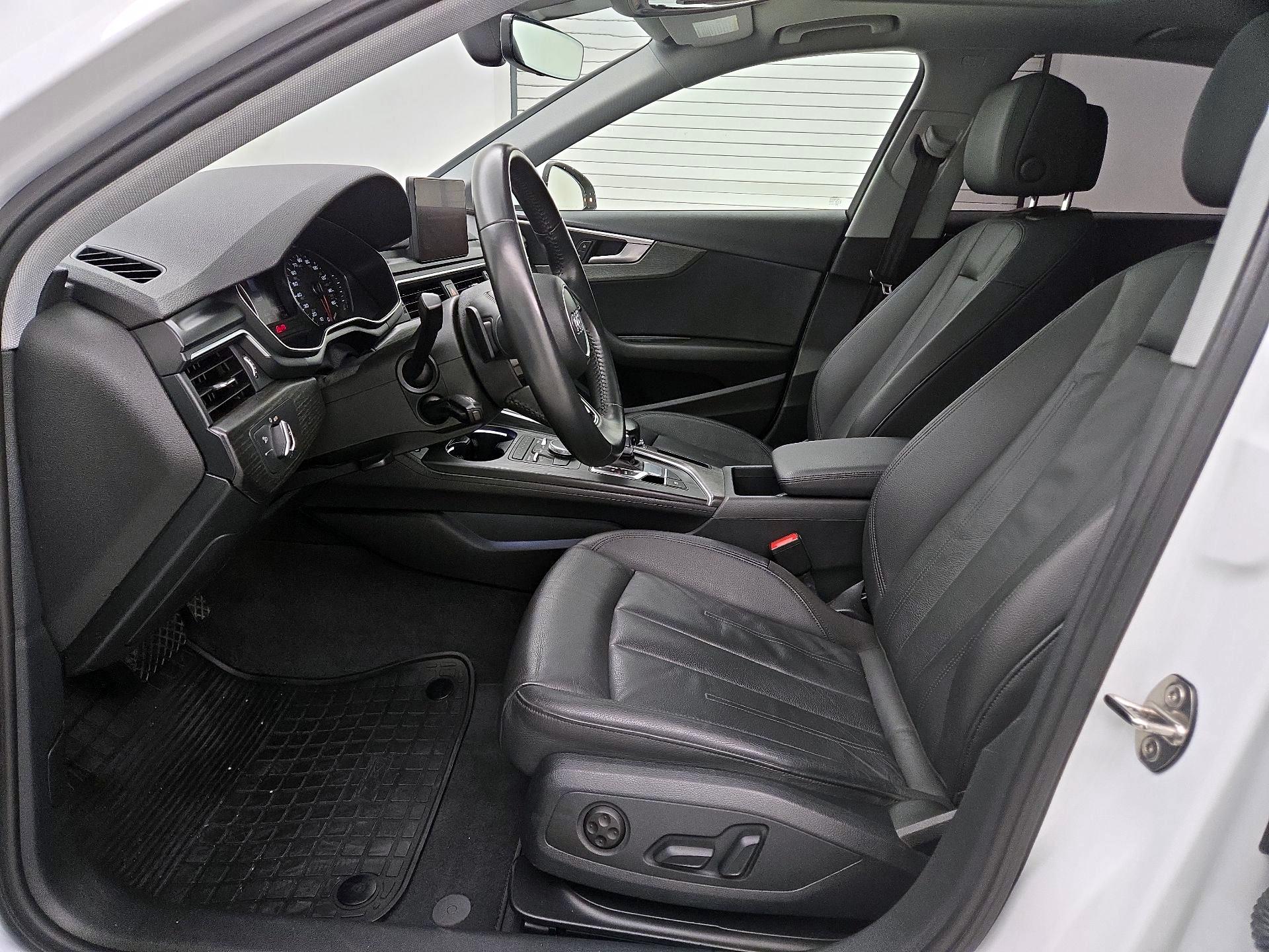 Thumbnail: 2019 Audi A4 - 11