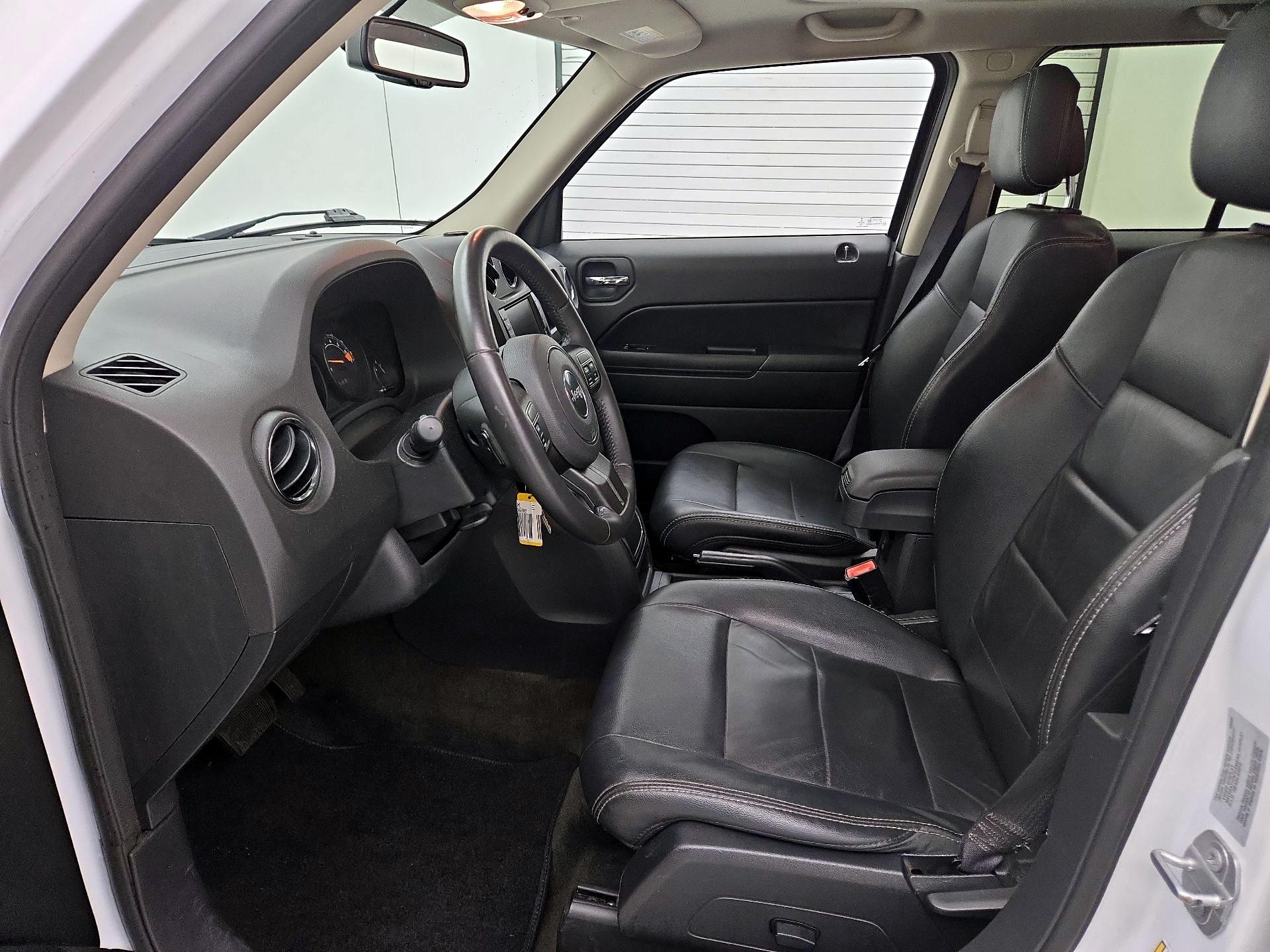 Thumbnail: 2016 Jeep Patriot - 11