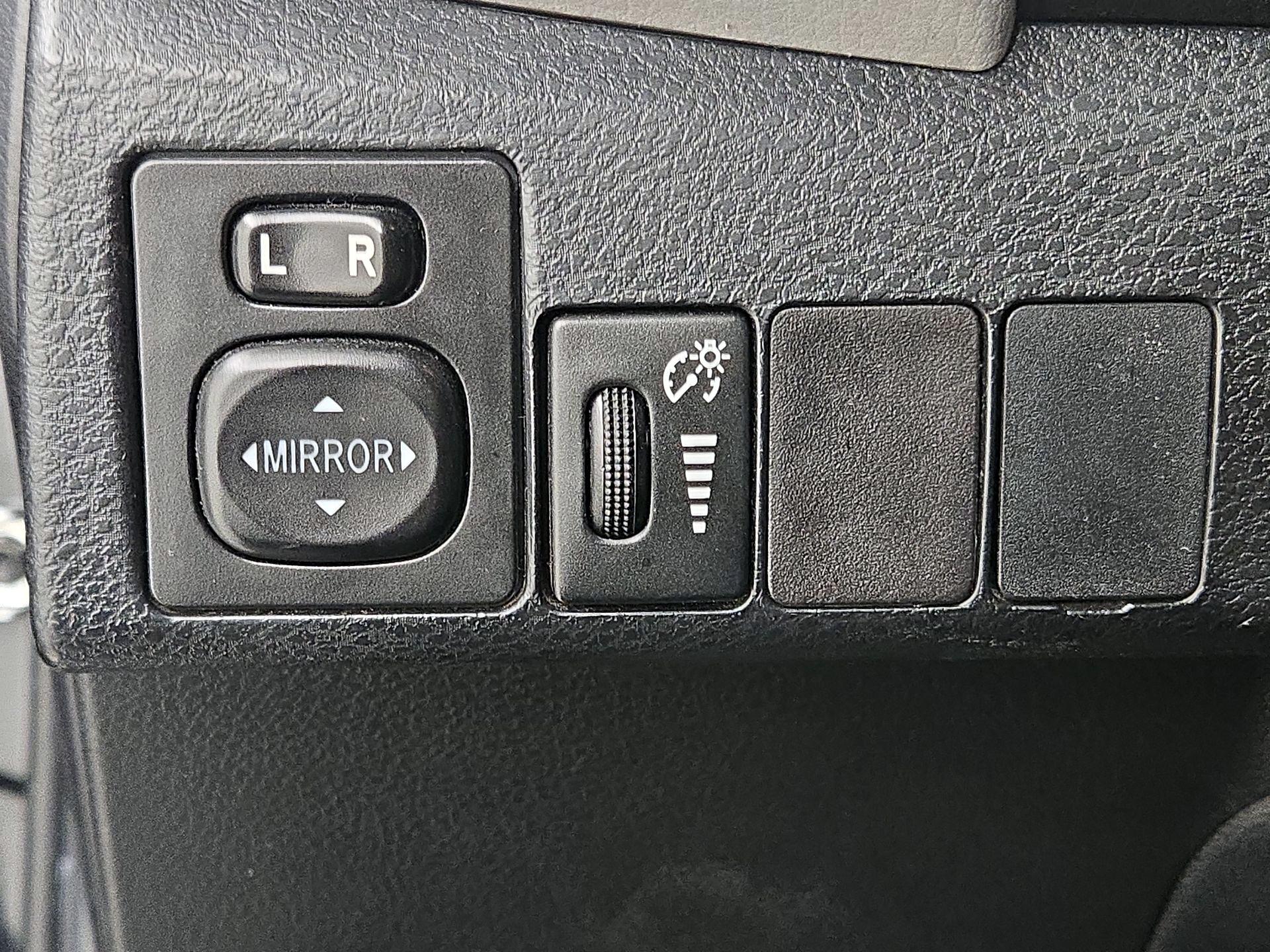 Thumbnail: 2015 Toyota Corolla - 13