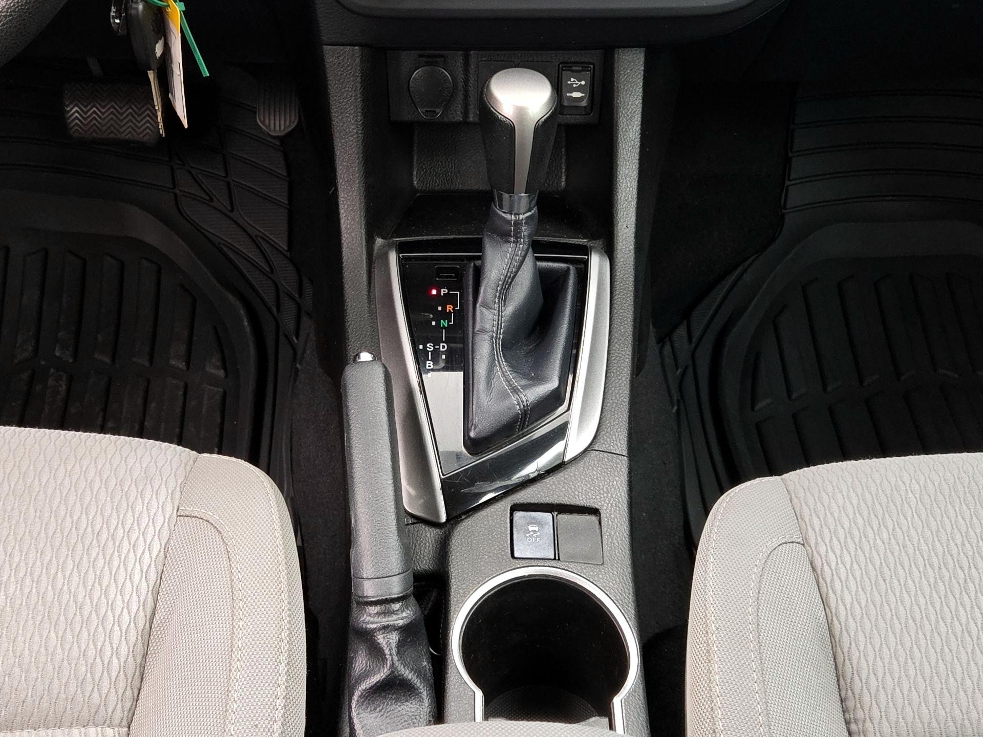 Thumbnail: 2015 Toyota Corolla - 17