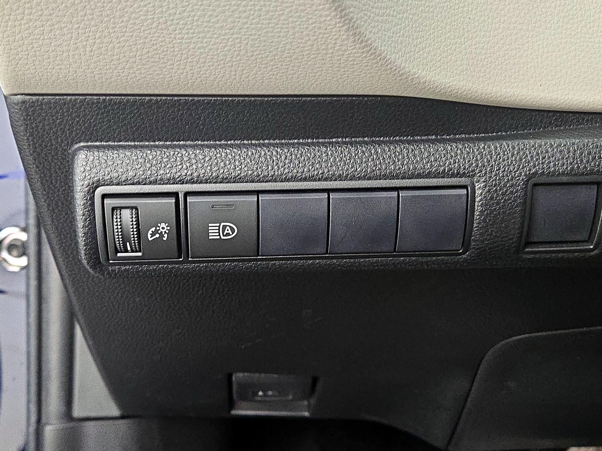 Thumbnail: 2021 Toyota Corolla - 13