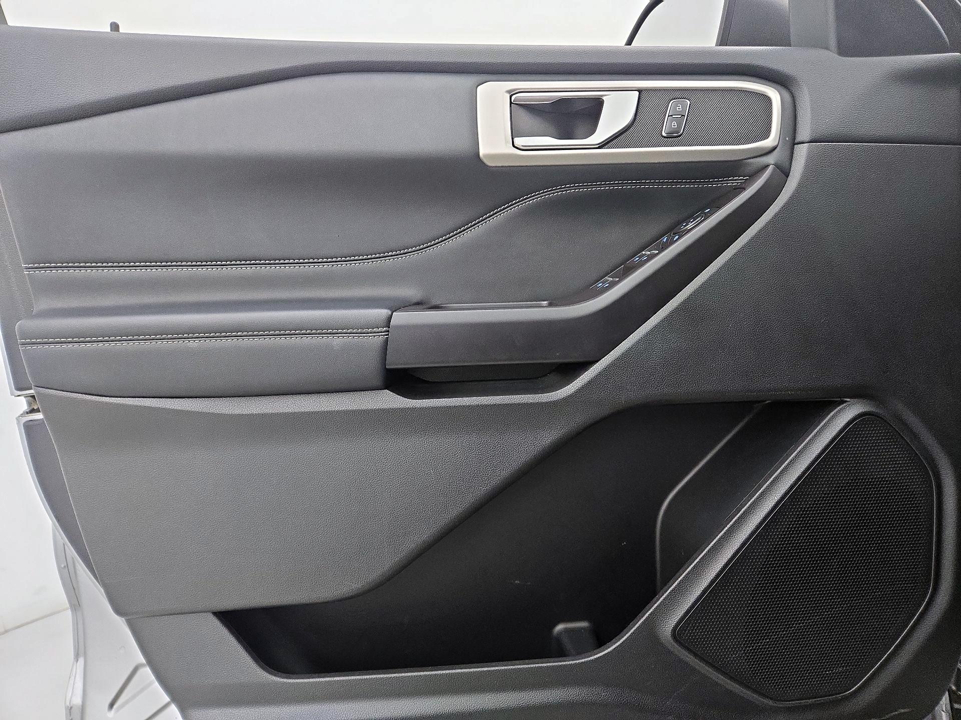 Thumbnail: 2020 Ford Explorer - 12