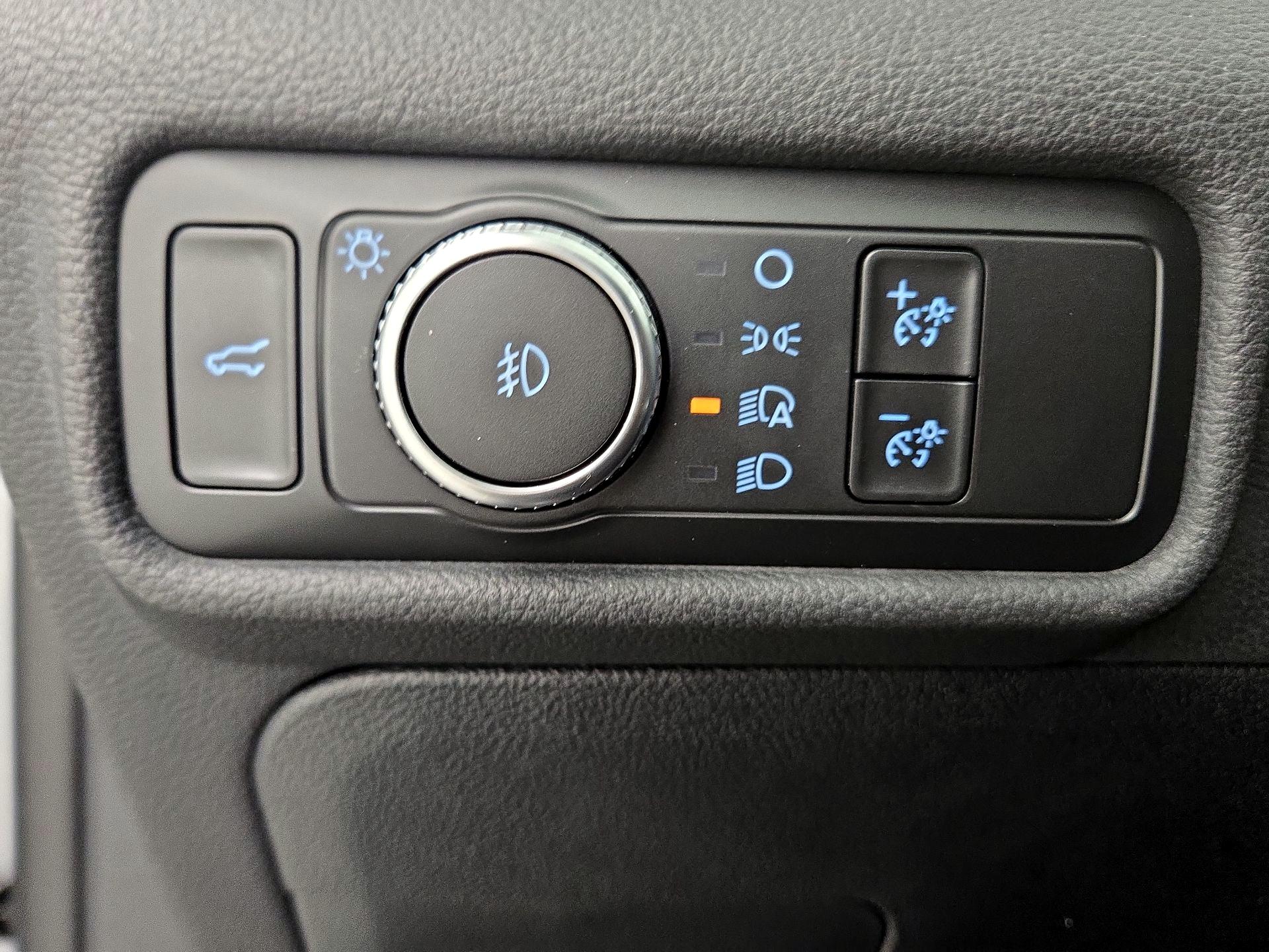 Thumbnail: 2020 Ford Explorer - 13