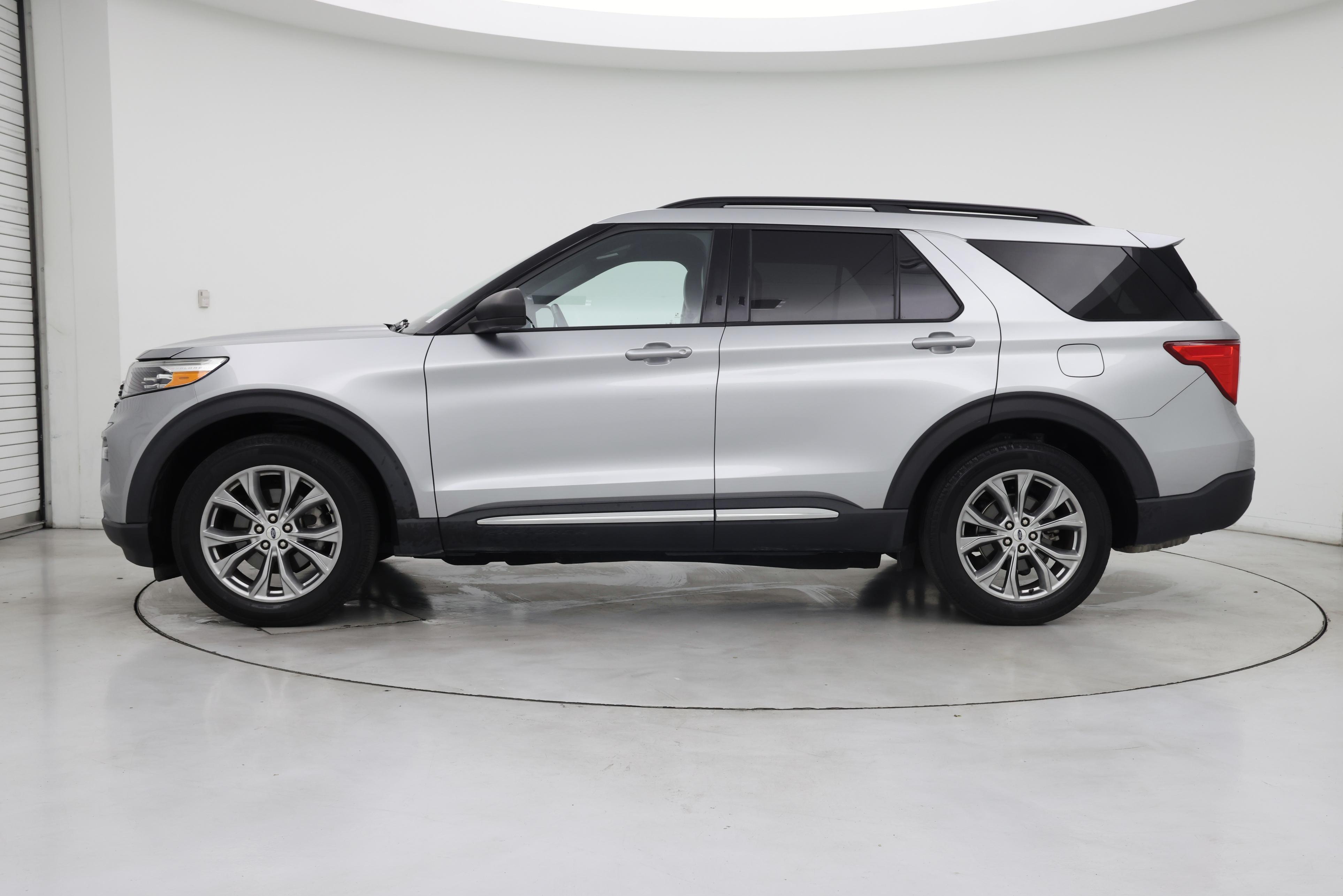 Thumbnail: 2020 Ford Explorer - 3