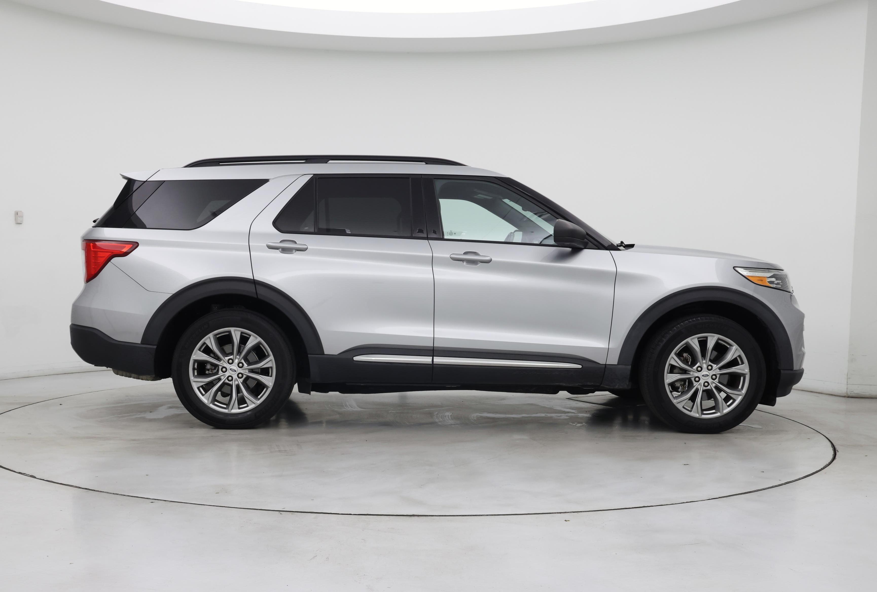 Thumbnail: 2020 Ford Explorer - 7