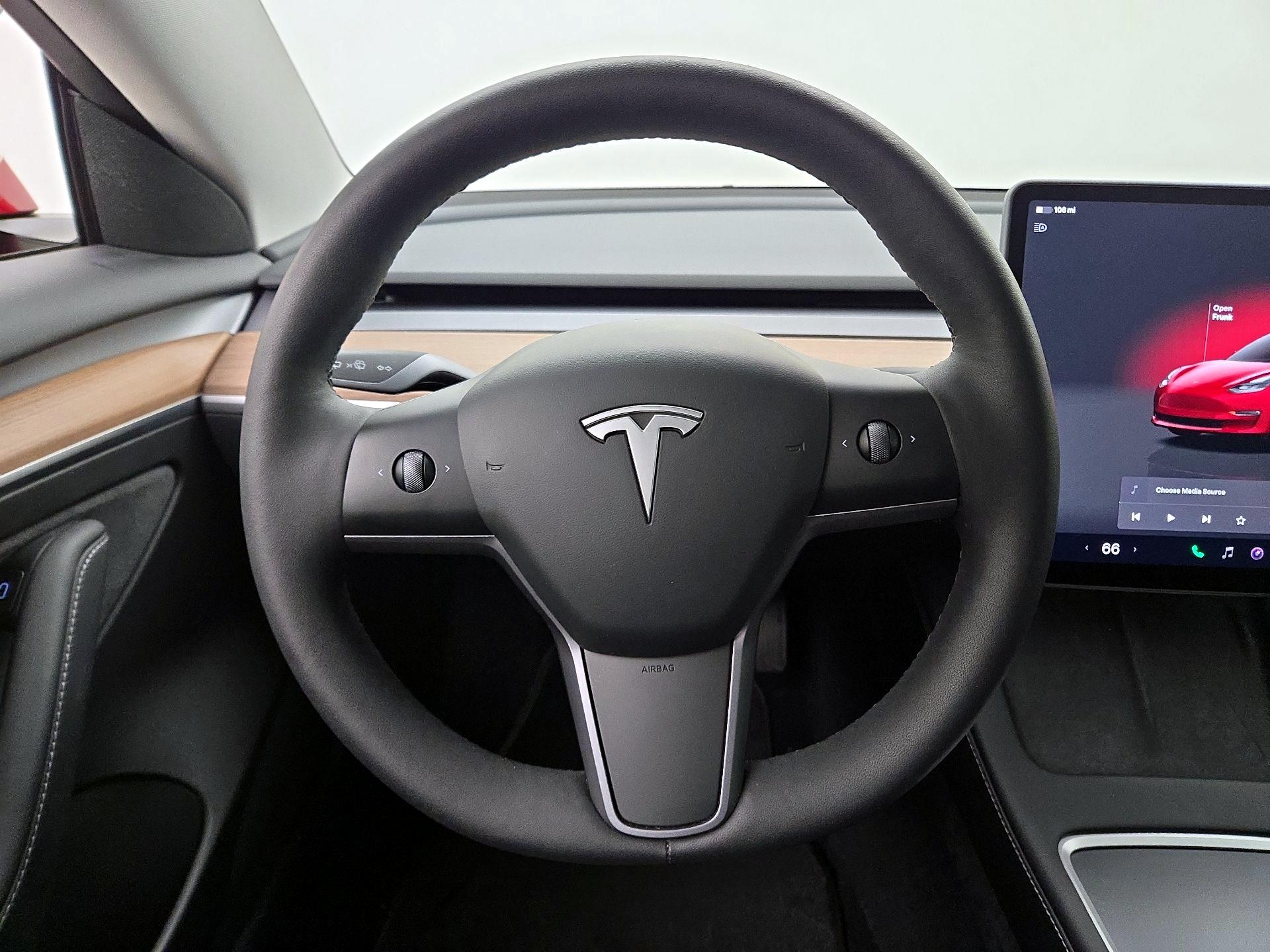 Thumbnail: 2023 Tesla Model 3 - 10