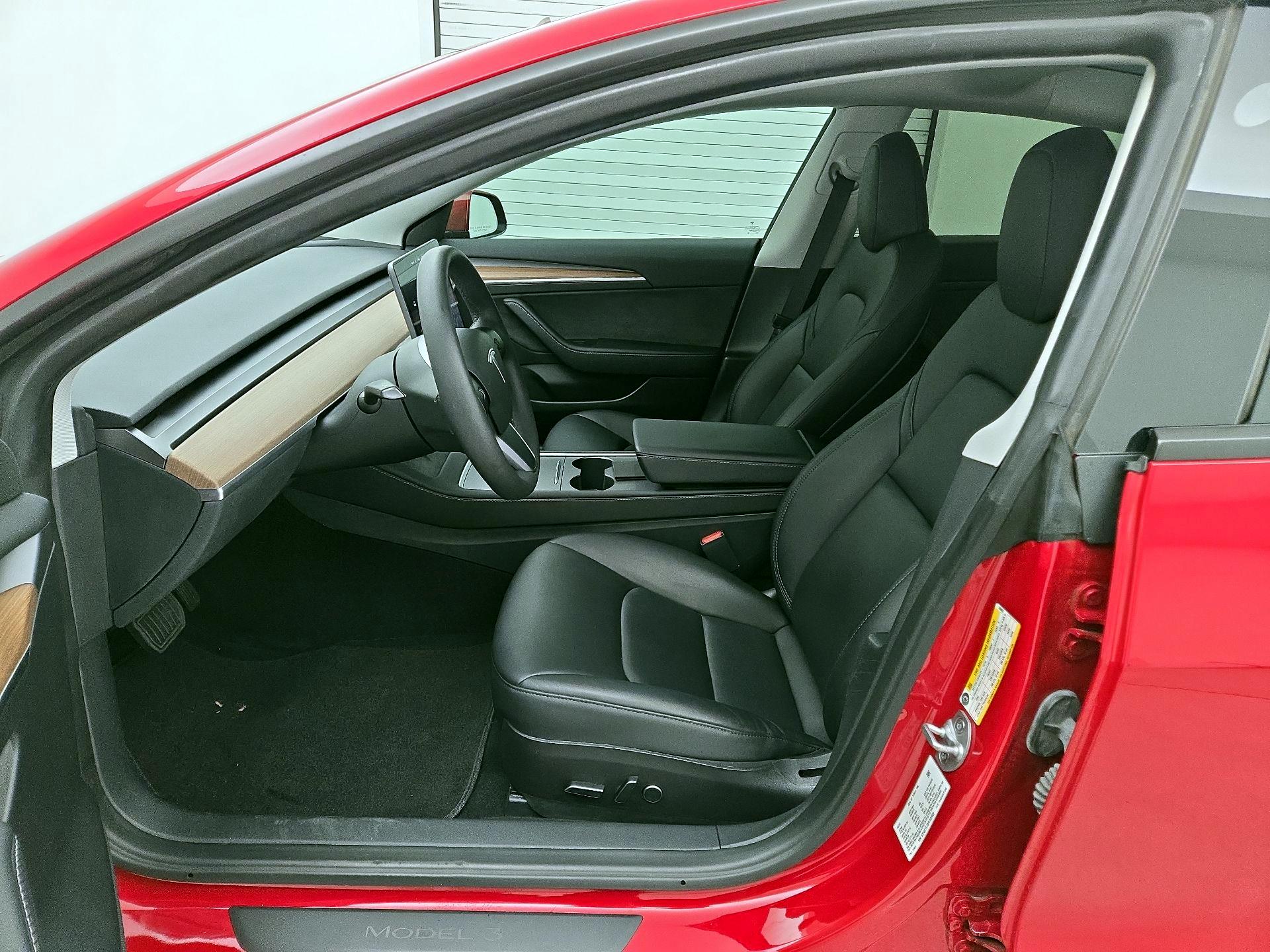 Thumbnail: 2023 Tesla Model 3 - 11