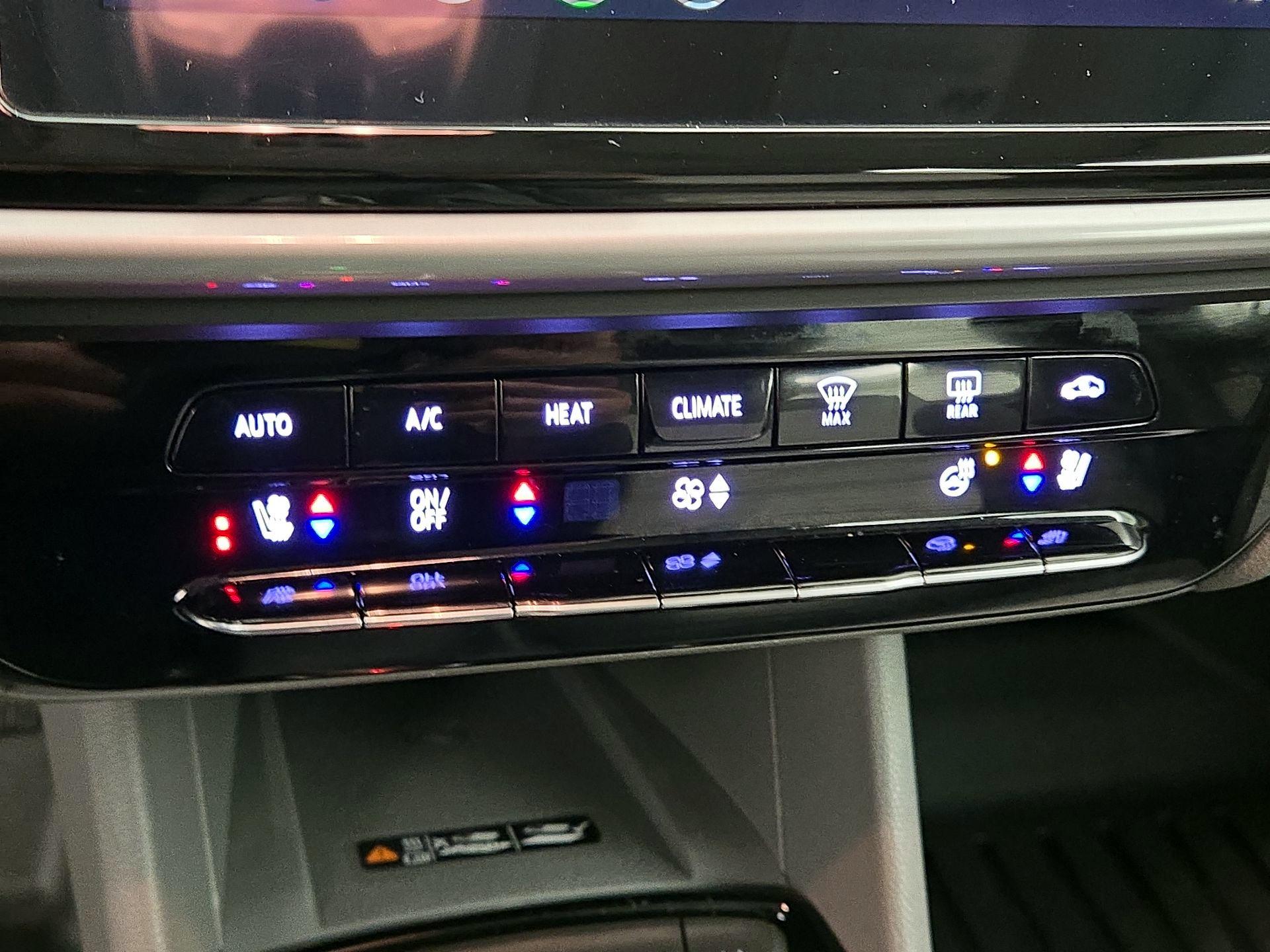 Thumbnail: 2022 Chevrolet Bolt EUV - 17