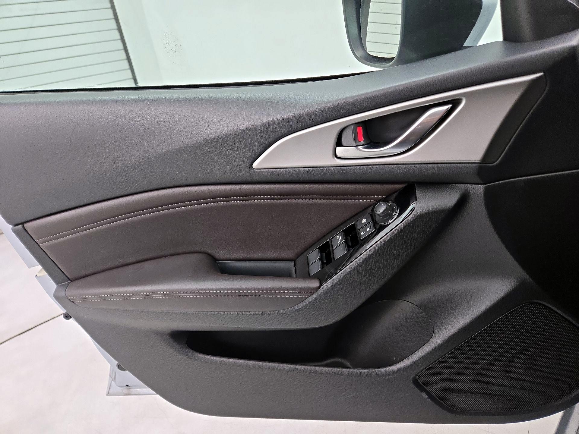 Thumbnail: 2017 Mazda Mazda3 - 12