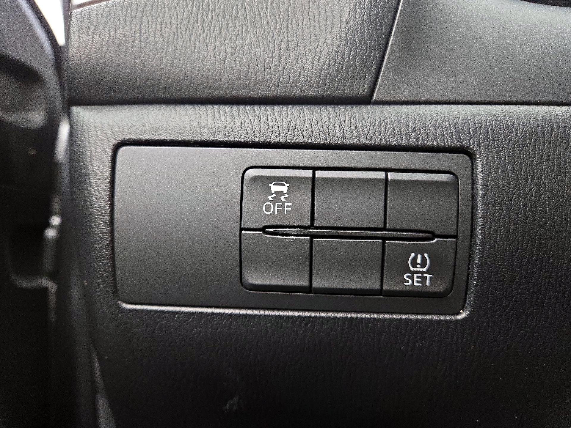 Thumbnail: 2017 Mazda Mazda3 - 13