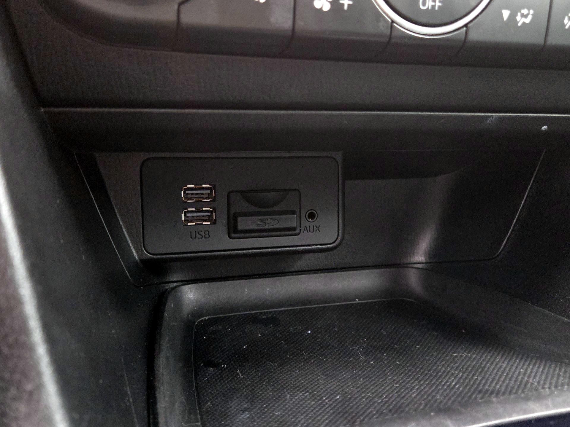 Thumbnail: 2017 Mazda Mazda3 - 18