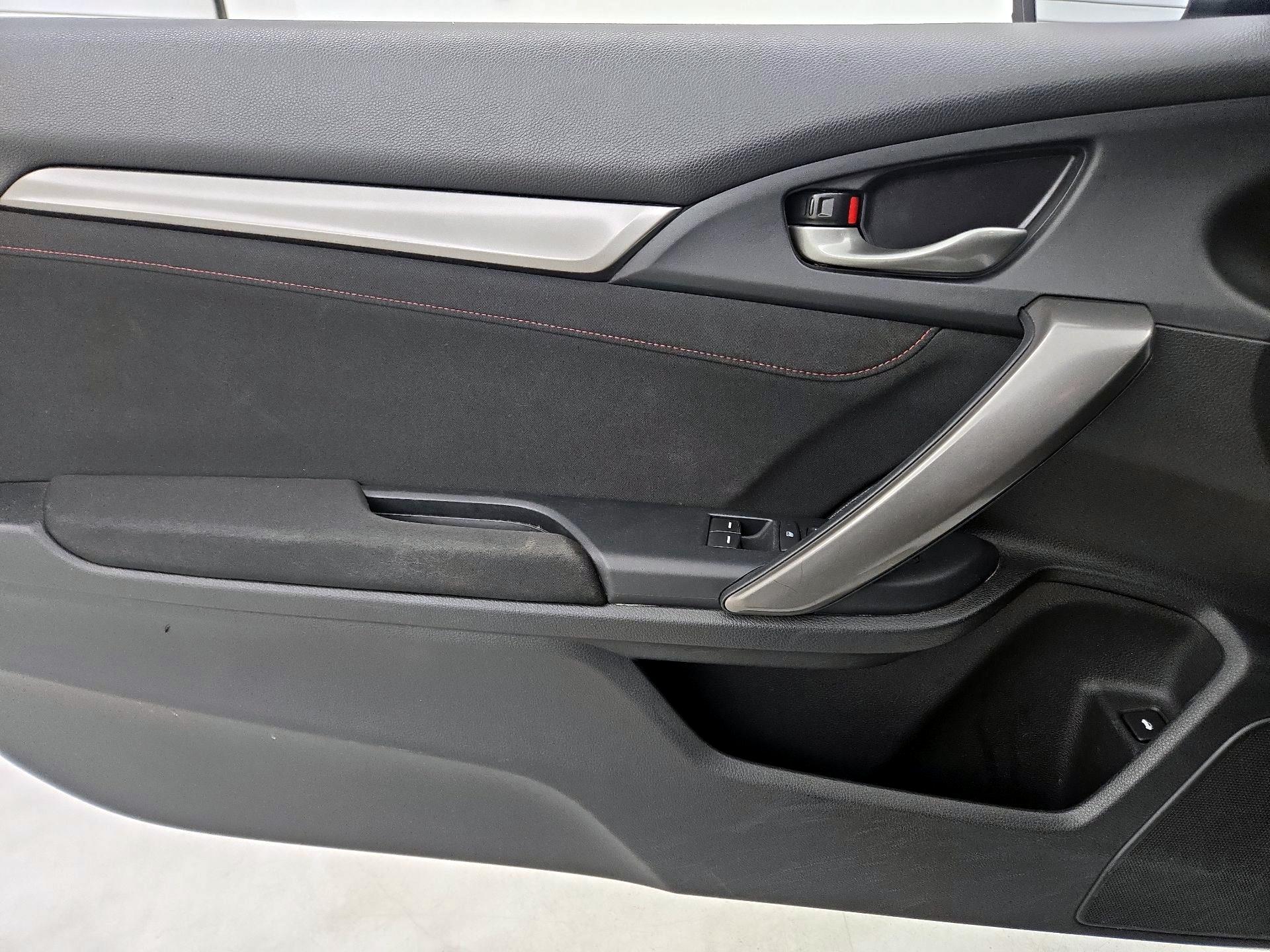 Thumbnail: 2017 Honda Civic - 12