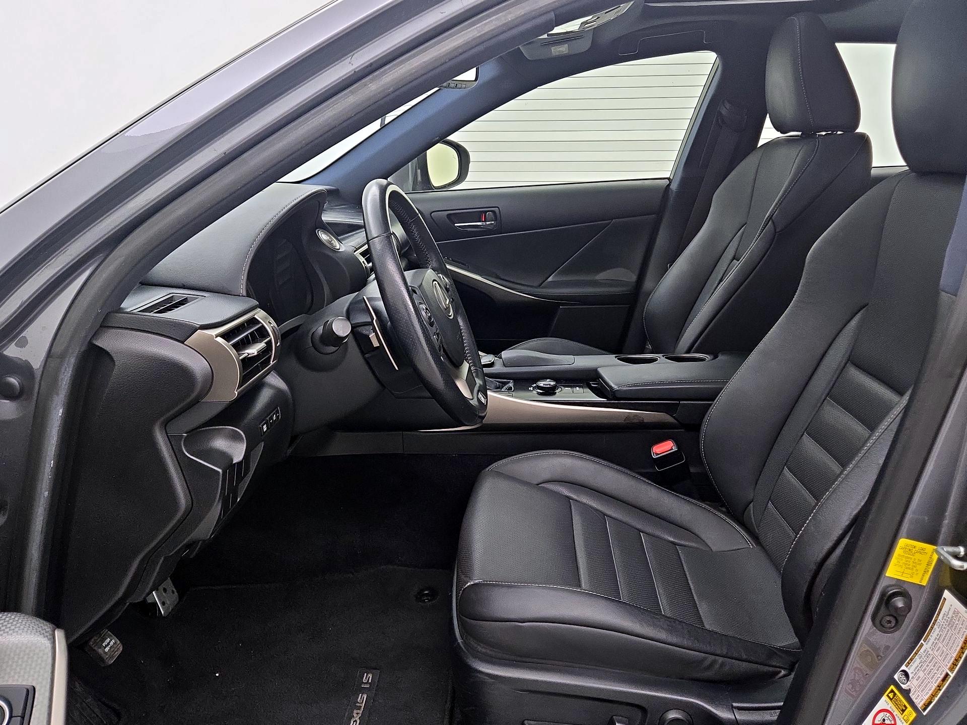 Thumbnail: 2014 Lexus IS - 11