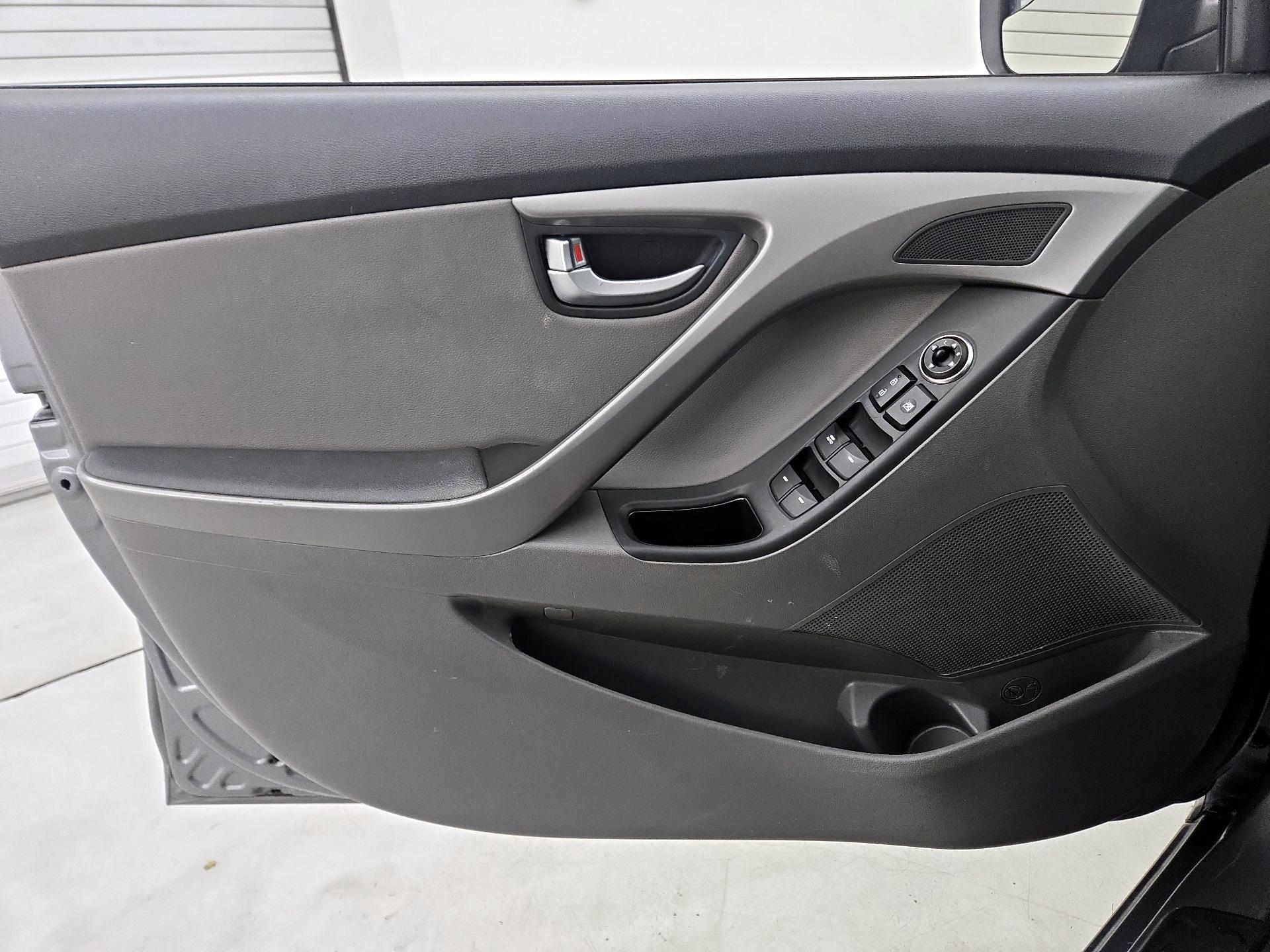 Thumbnail: 2014 Hyundai Elantra - 12