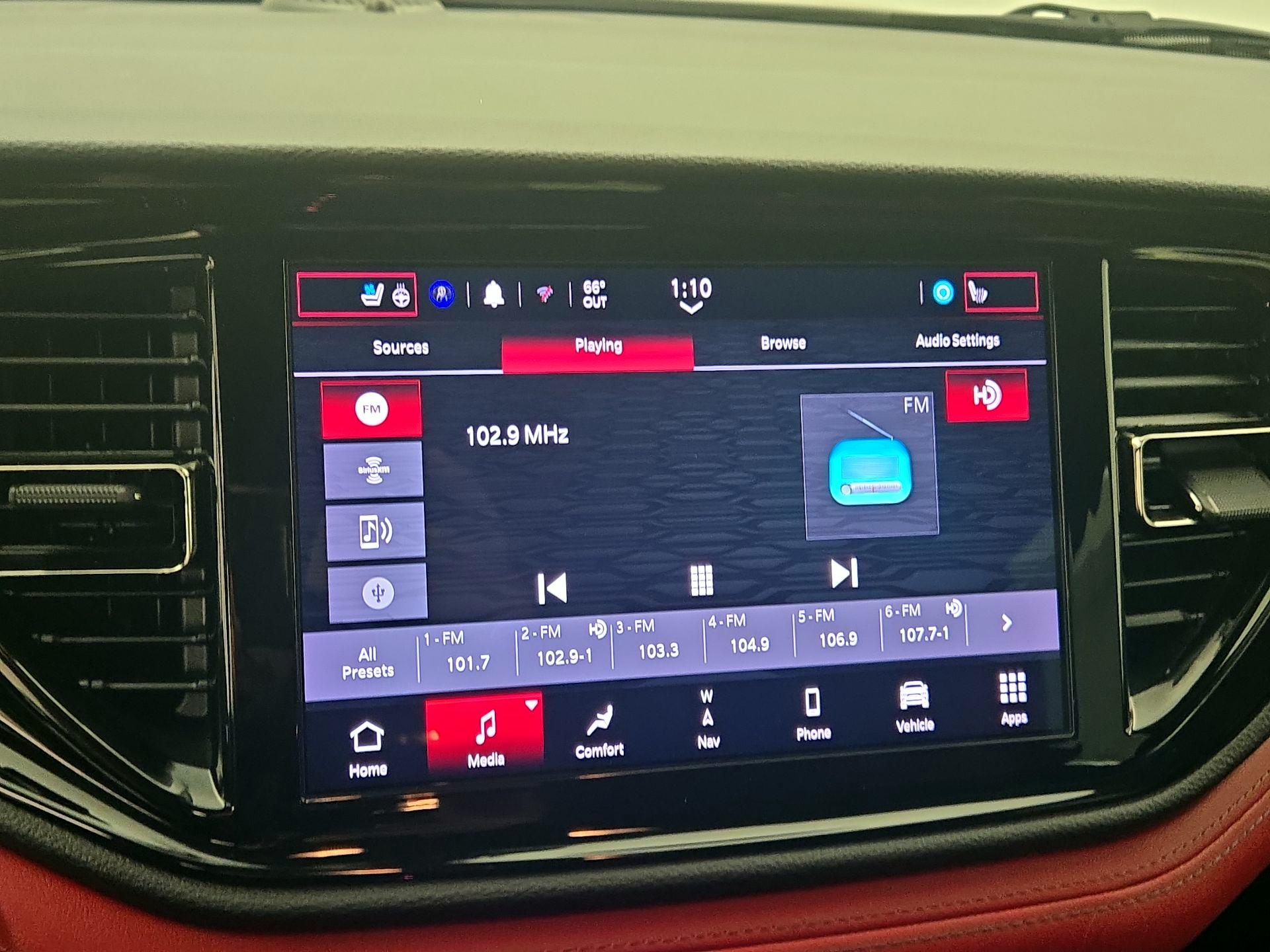 Thumbnail: 2022 Dodge Durango - 16