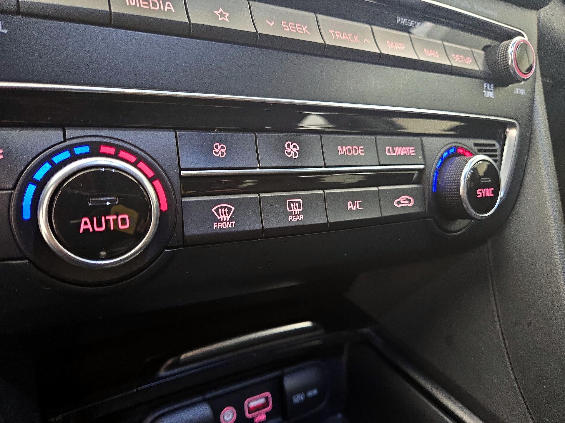 Thumbnail: 2018 Kia Optima - 16