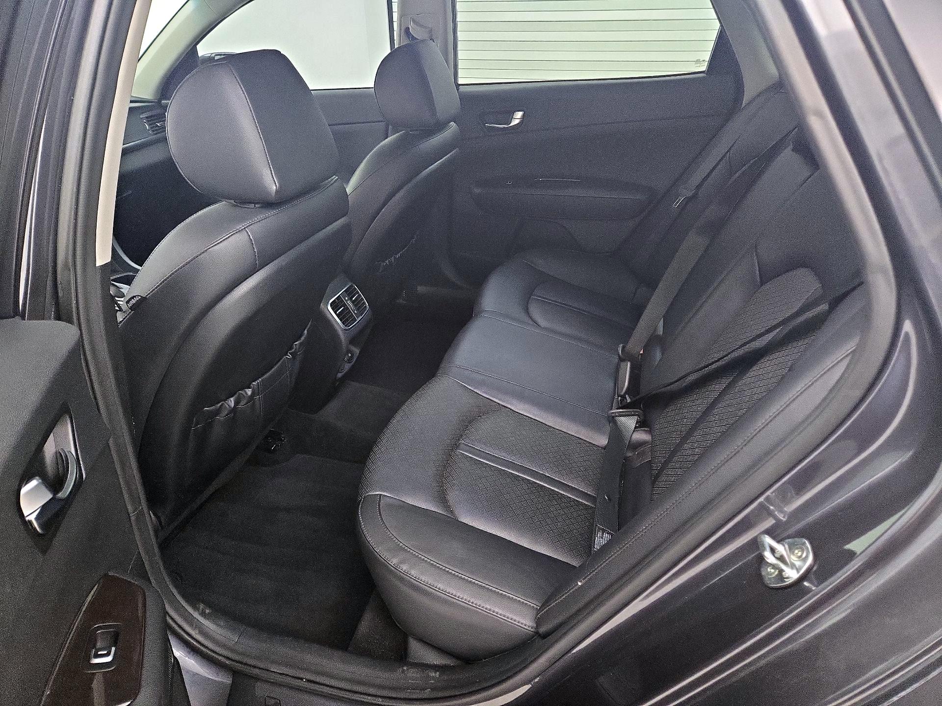 Thumbnail: 2018 Kia Optima - 18