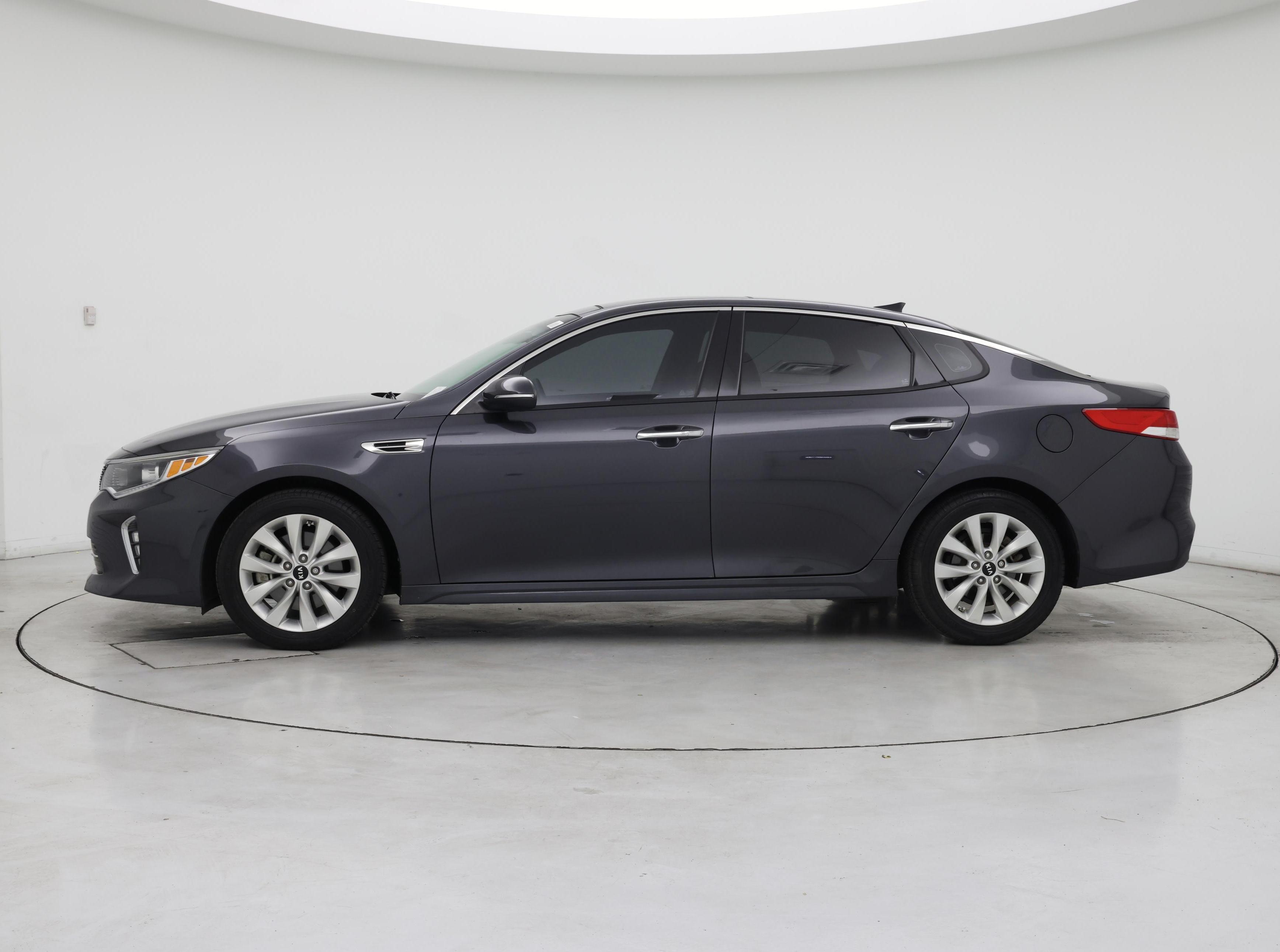 Thumbnail: 2018 Kia Optima - 3